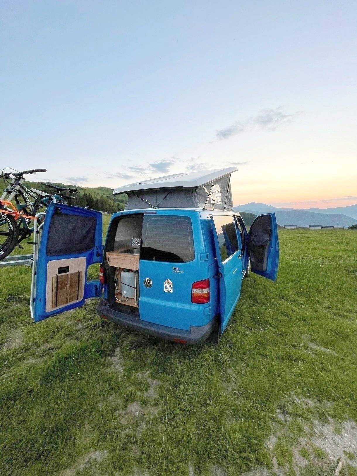 Vue avant de 3/4 Volkswagen Volkswagen Transporter - Yescapa