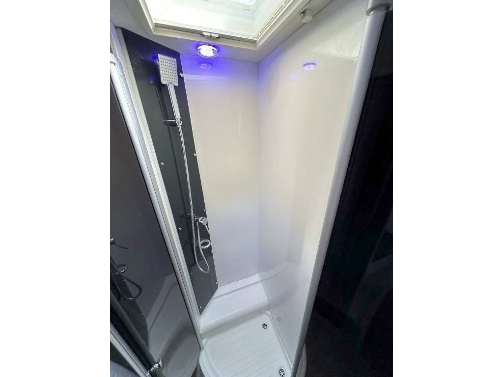 Challenger 2,3 l 130 ch