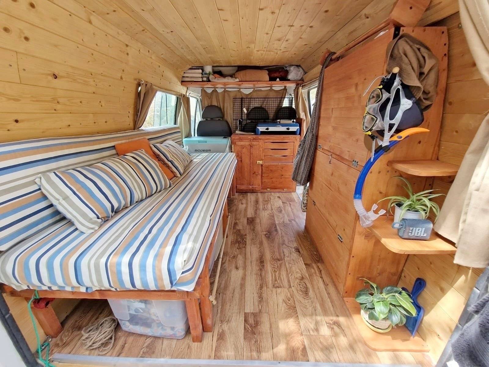 Schlafplätze Ford Transit - Yescapa