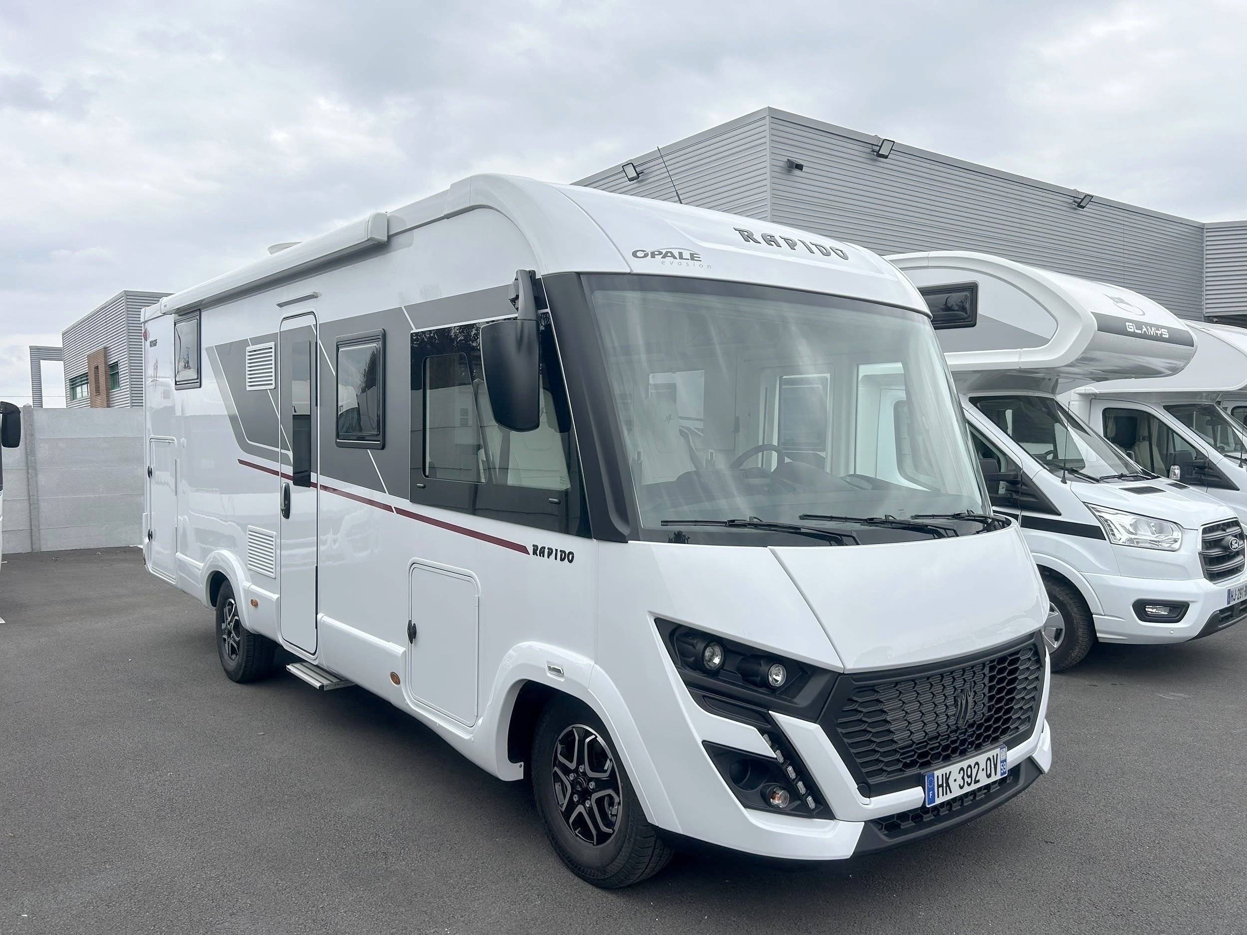 Vue avant de 3/4 Fiat Ducato 2,3 l 130 ch - Yescapa
