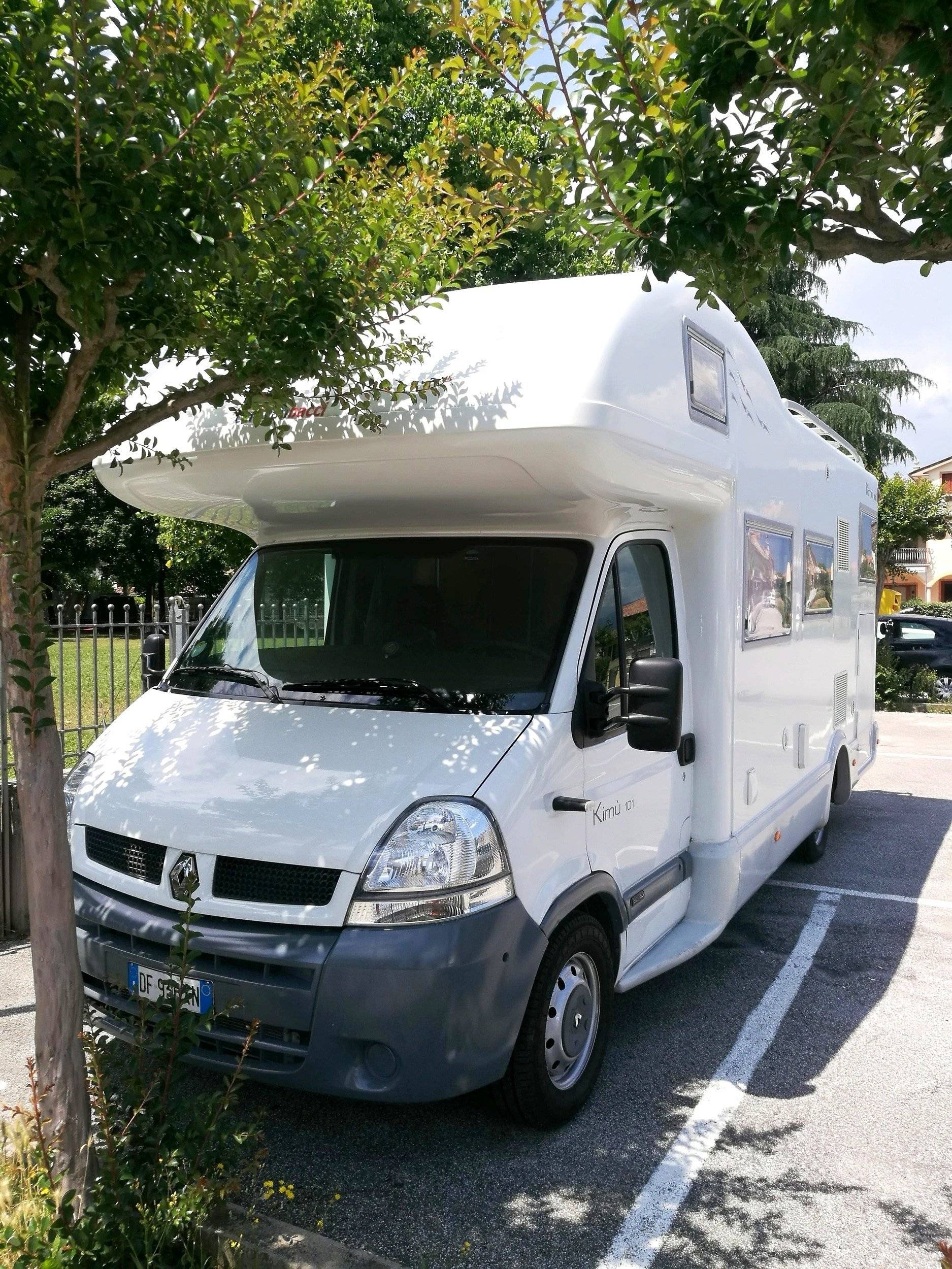 schräge Vorderansicht Mobilvetta - Yescapa