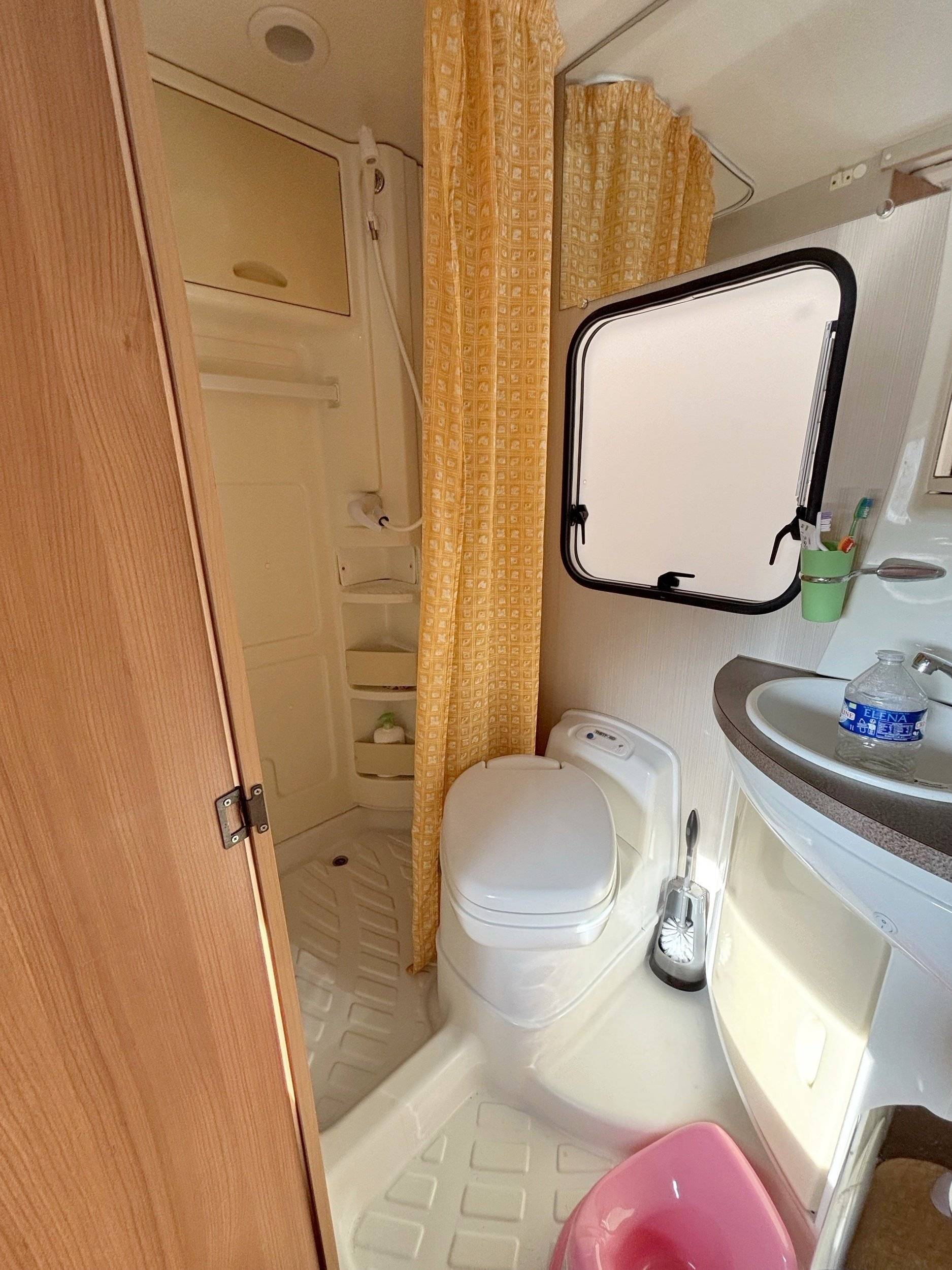 Challenger ford transit