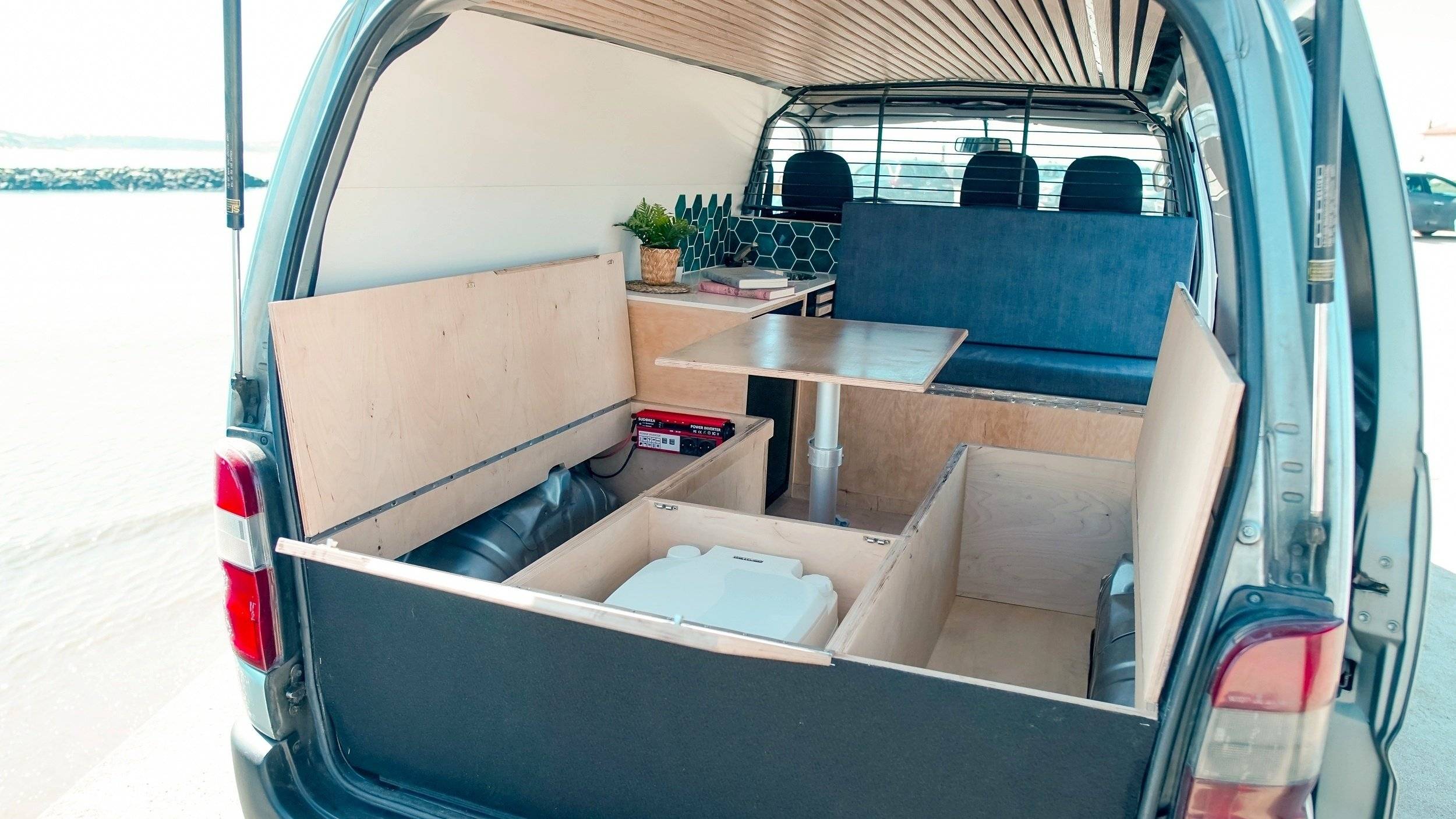 Campervan TOYOTA HIACE