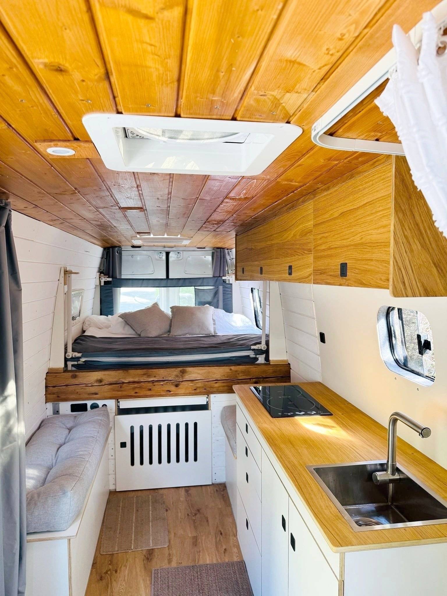 Volkswagen Volkswagen Crafter 35 mittel L2H2 Hochdach Express Profi