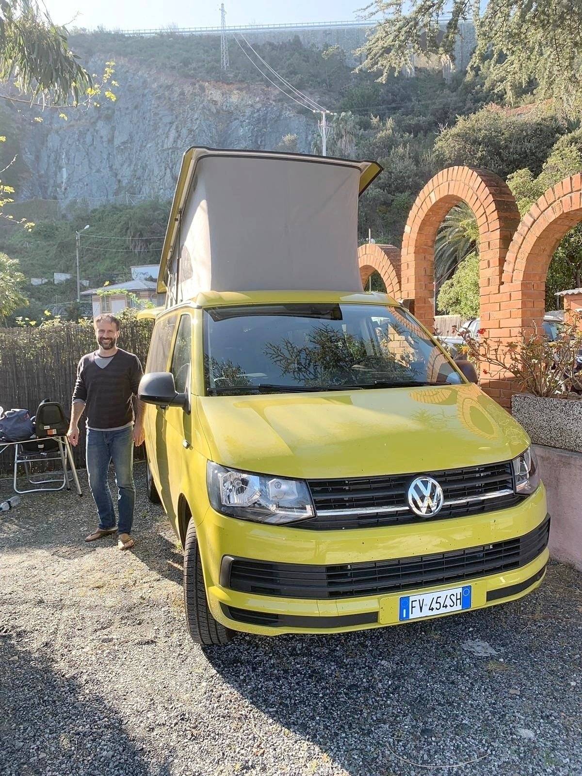 Vista del vehículo ángulo delantero Volkswagen California - Yescapa