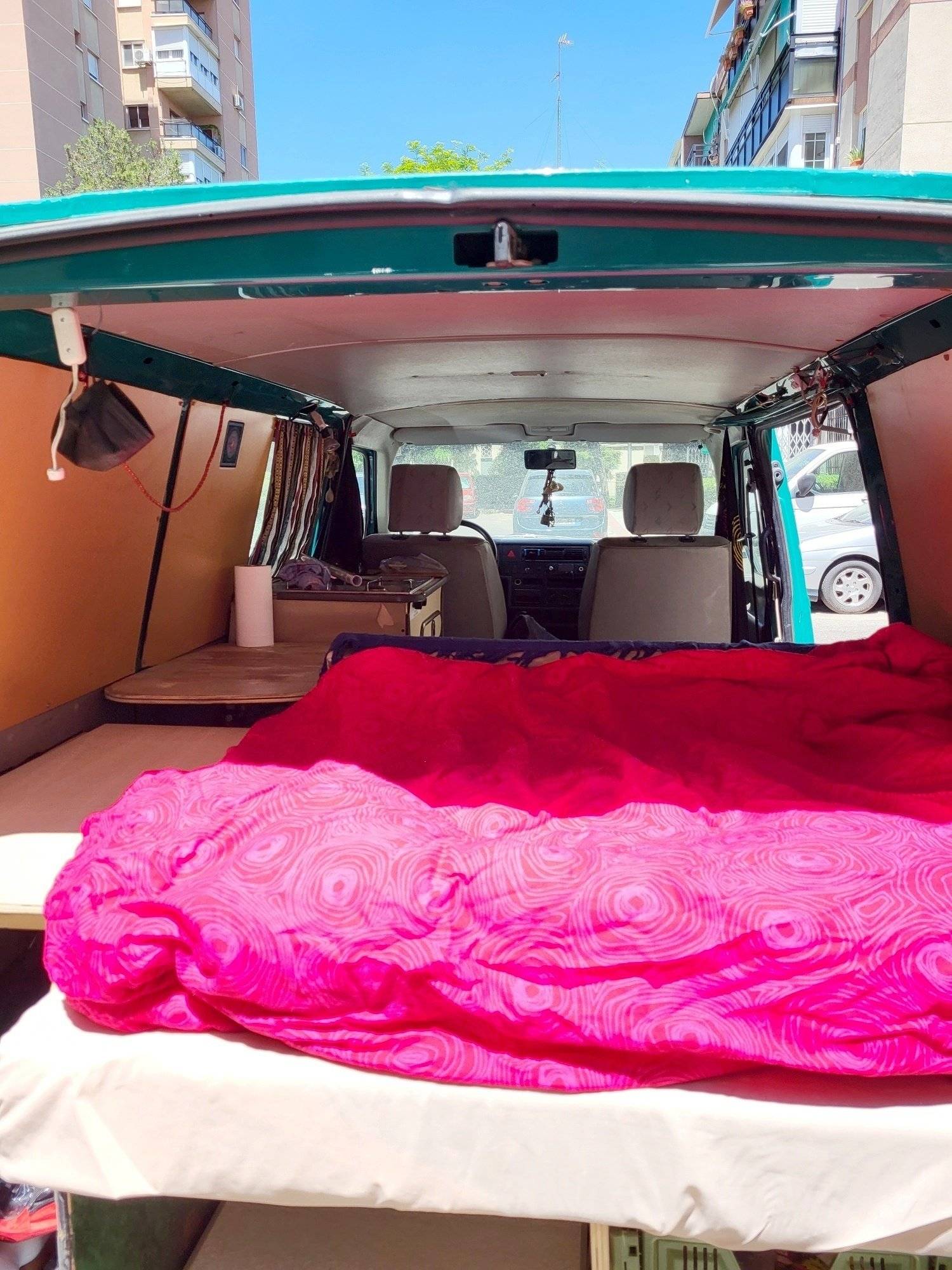 Couchages Volkswagen Multivan t4 TDI - Yescapa