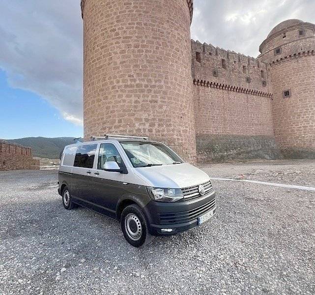 schräge Vorderansicht Volkswagen T6 2,0 l 102 ch - Yescapa
