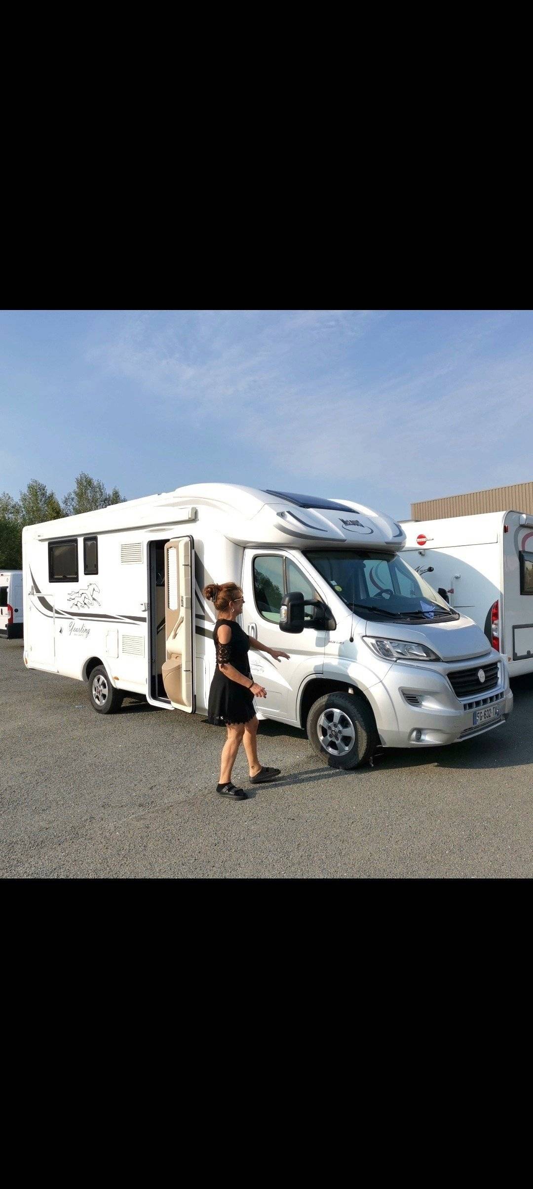 Vue avant de 3/4 Fiat Ducato 3,0 l 160 ch - Yescapa