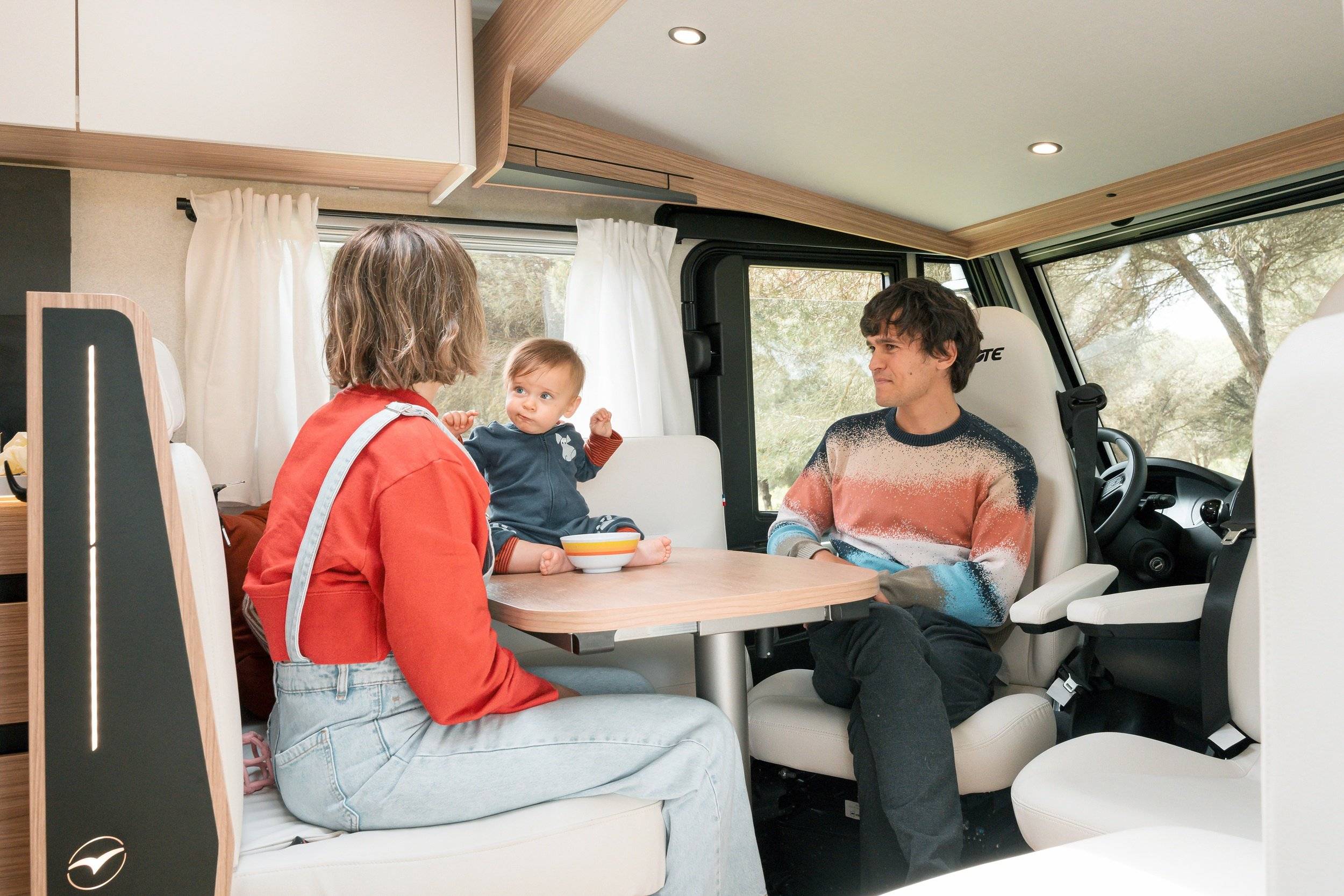 Couchages Eu Comfort Space 4 Auto Select Eu Comfort Space 4 Auto Select - Yescapa