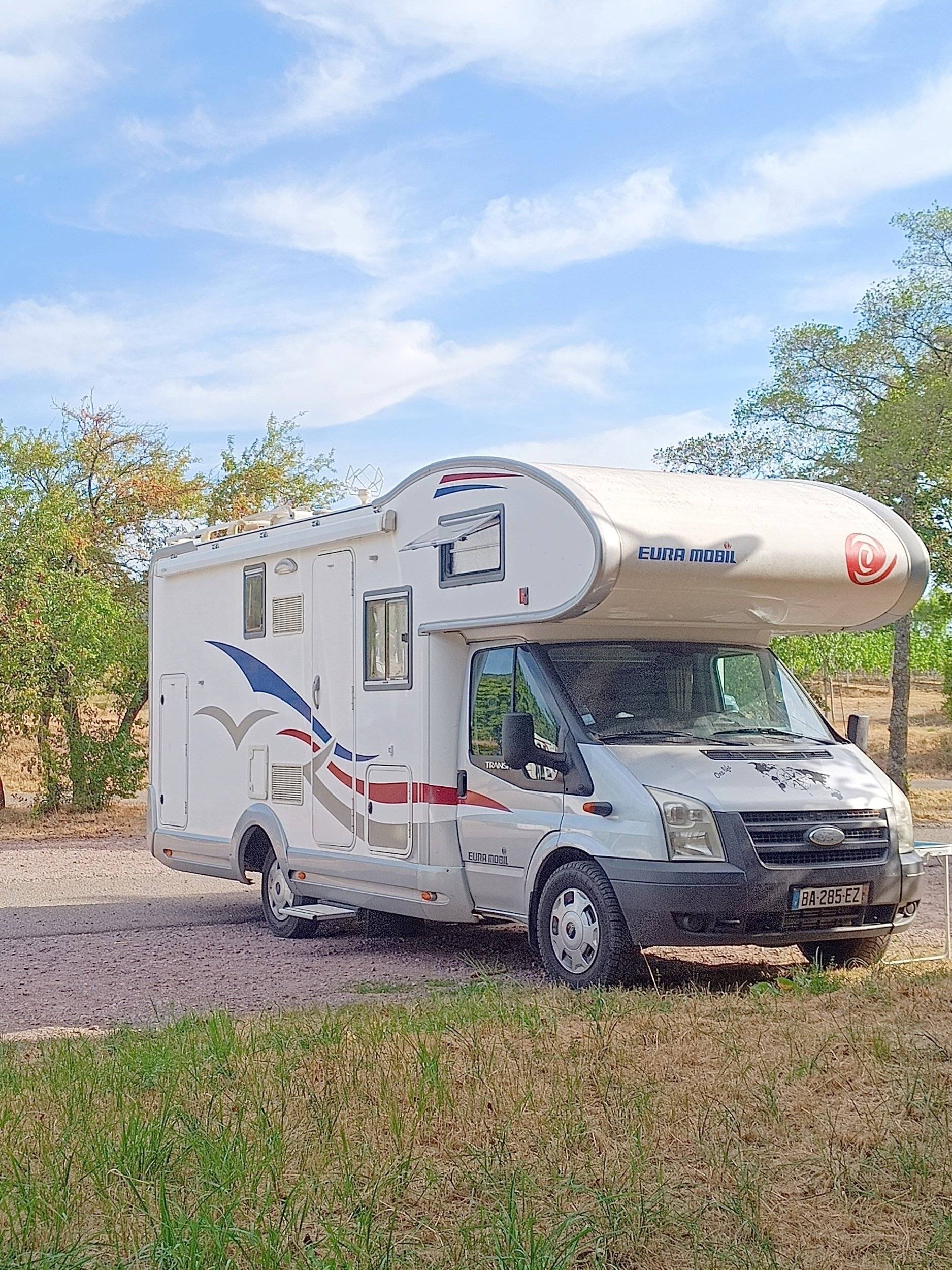 EURA MOBIL  PA 685 Vb