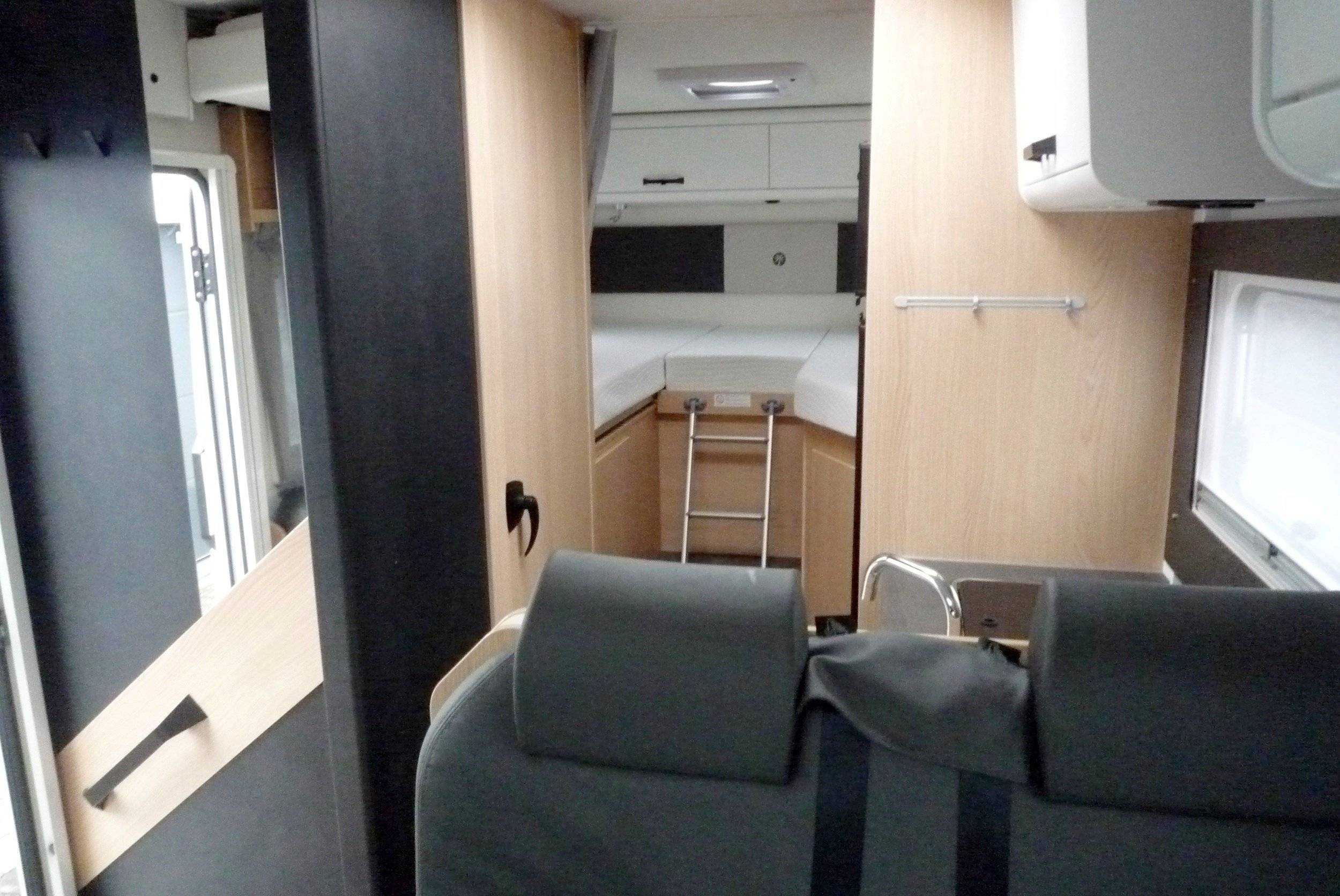 Sunlight  T67 mit Markise- Solar- Radheckträger- Navi- RFK