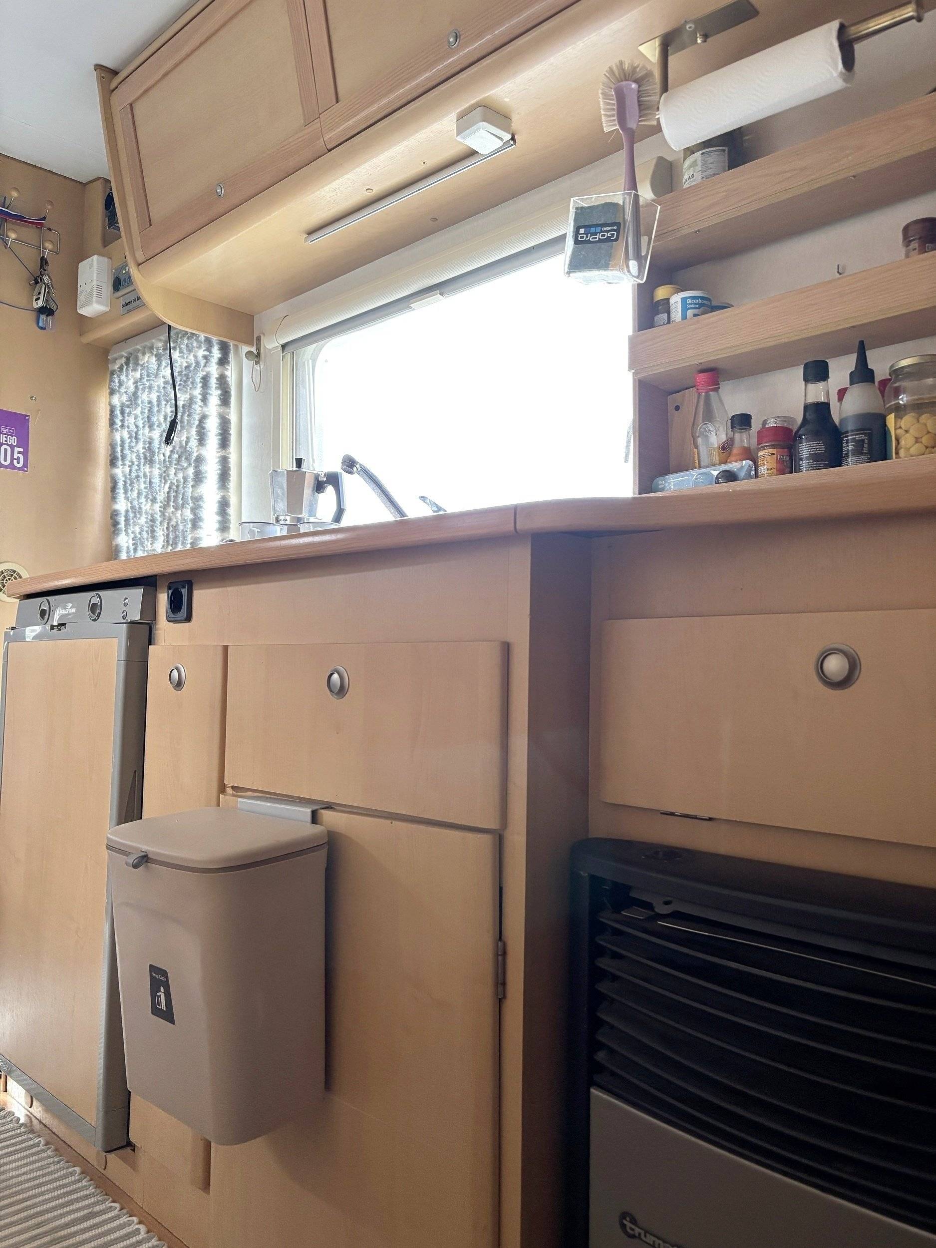 Kitchenette Fiat Ducato 2,3 l Multijet 100 ch. - Yescapa