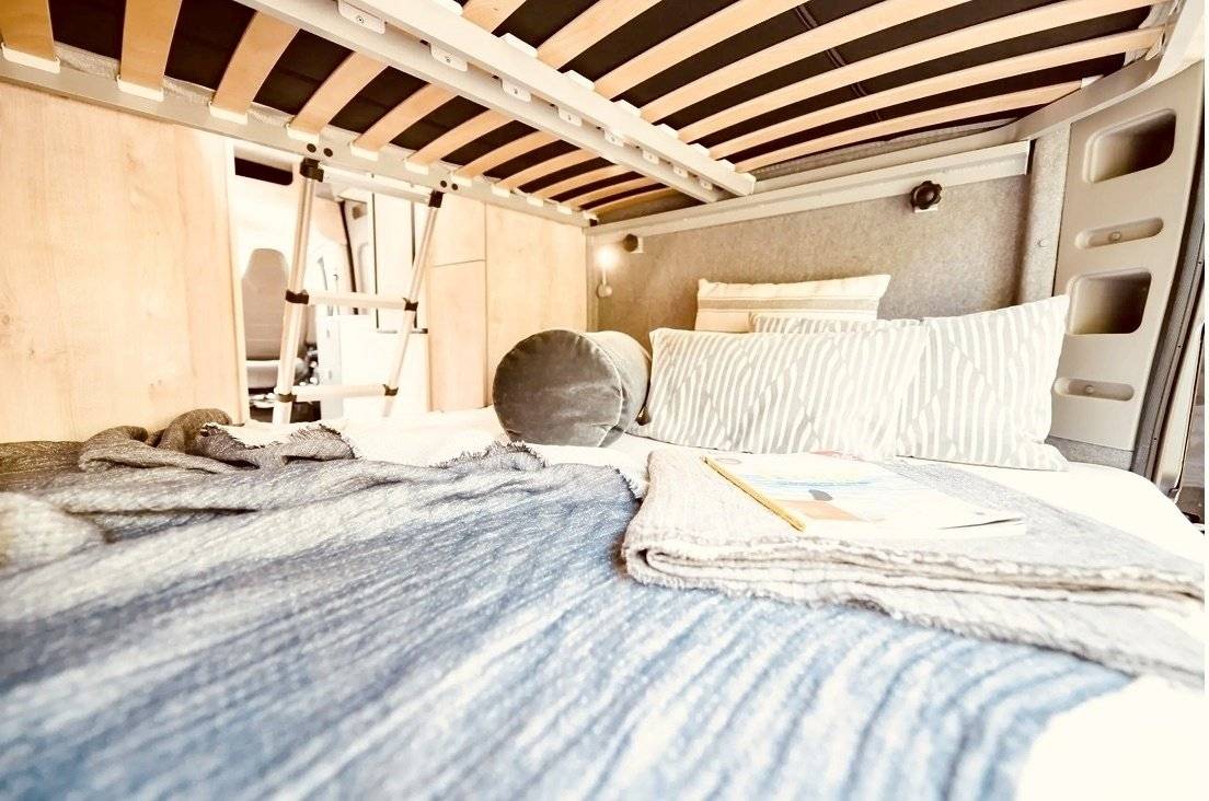 Jumper Desert Island