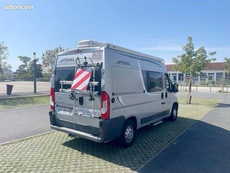 Vista de 3/4 Citroën Jumper 2,2 l 130 ch - Yescapa