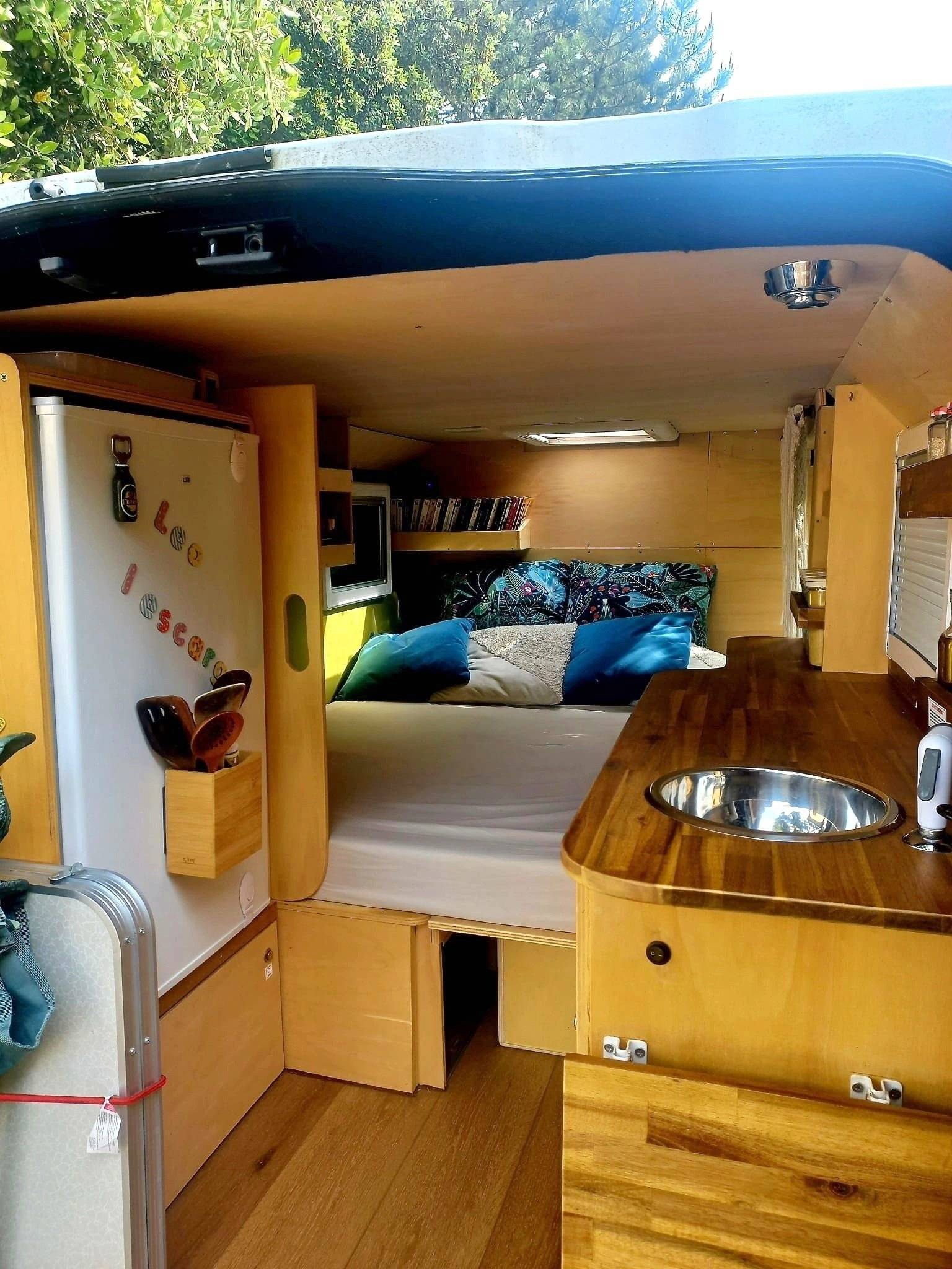 Berth Renault Renault Trafic - Yescapa