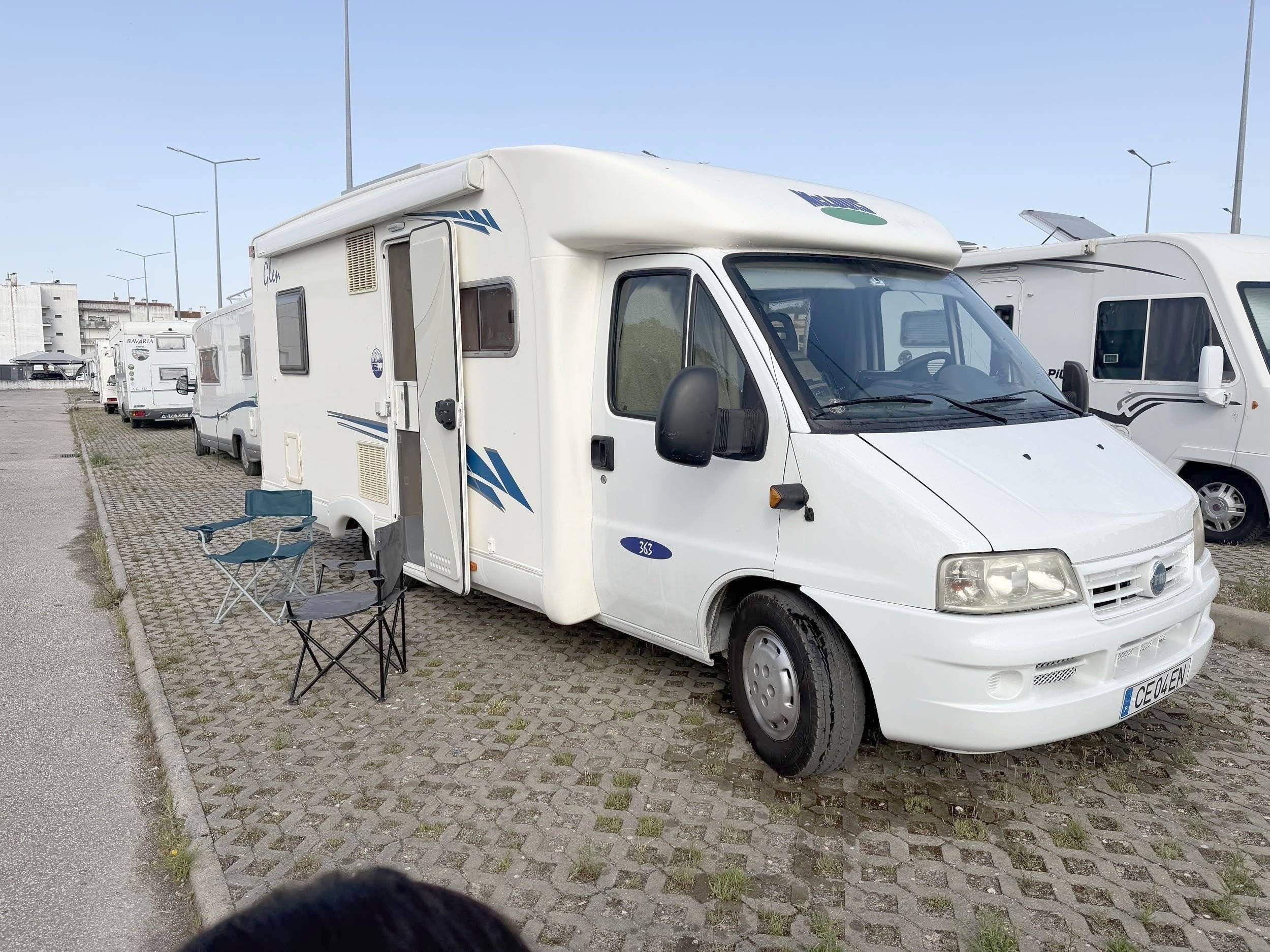 Vista de 3/4 Fiat Ducato 2,8 l 115 ch/Al-Ko - Yescapa