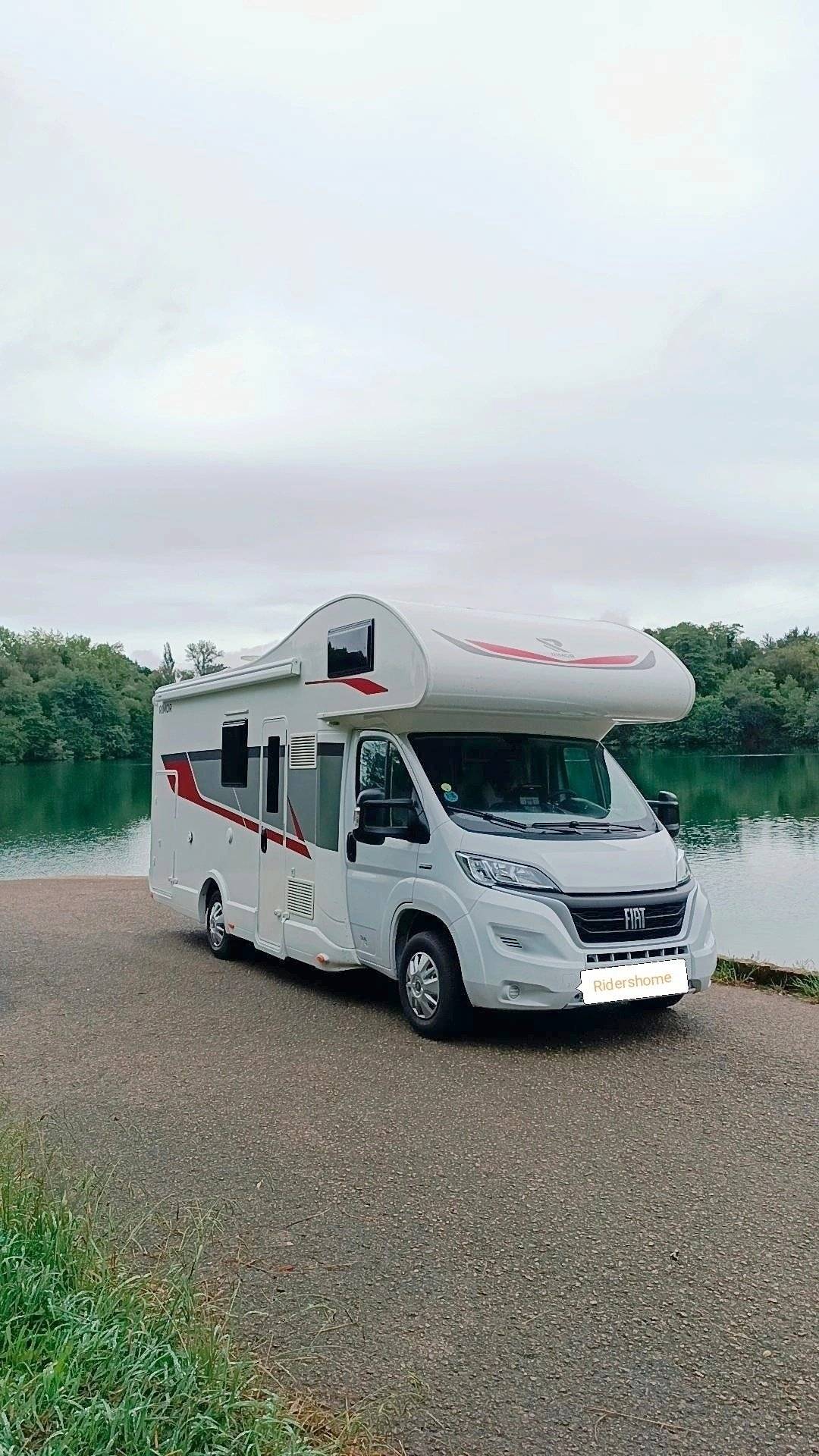 Front view from 3/4 Fiat - Yescapa