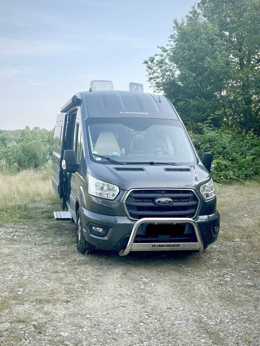 Location Fourgon aménagé Val-d'Isère 67392 Ford Trans… Yescapa