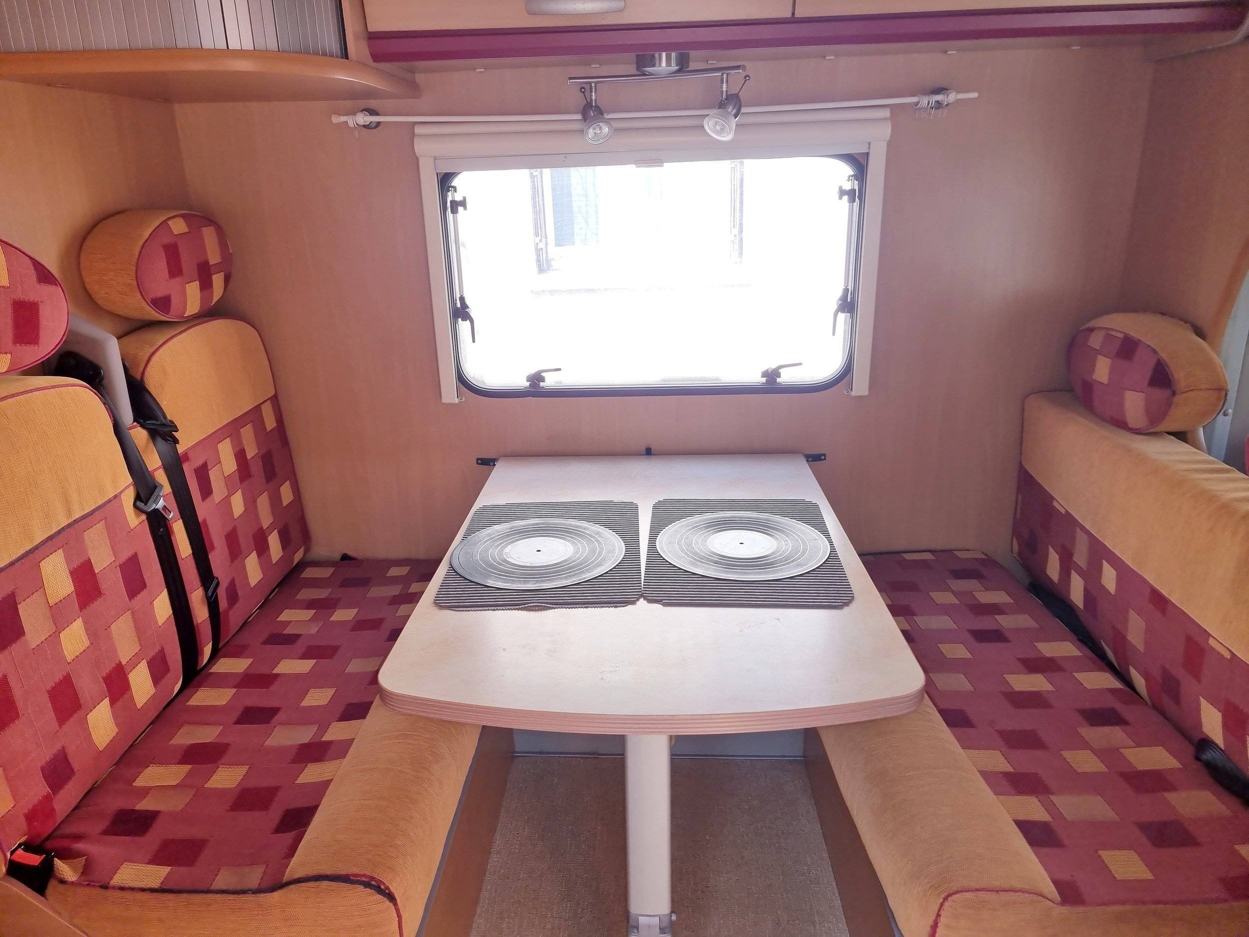 Menjador fiat ducato - Yescapa