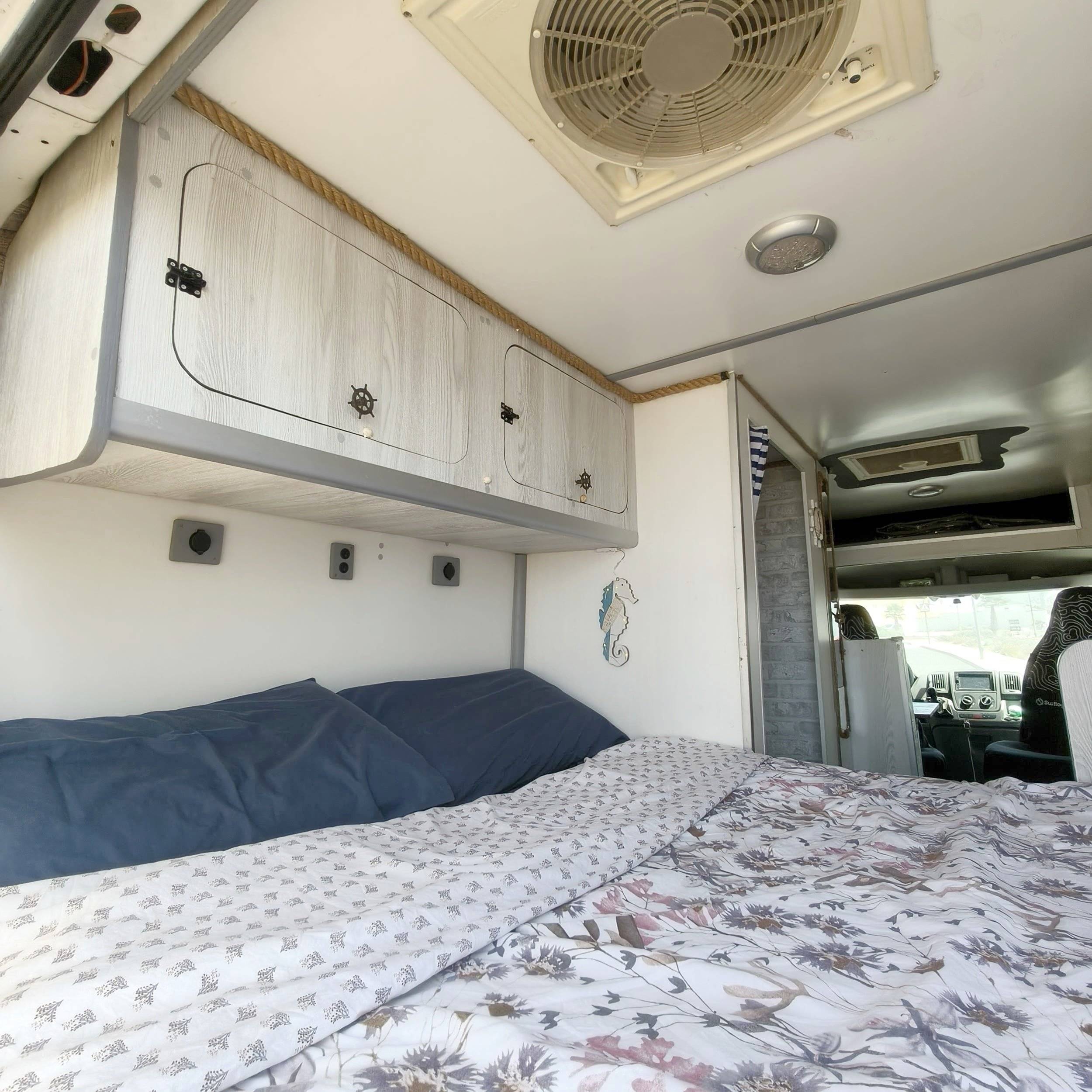 Plazas en cama Peugeot Boxer 2,2 l 120 ch. - Yescapa