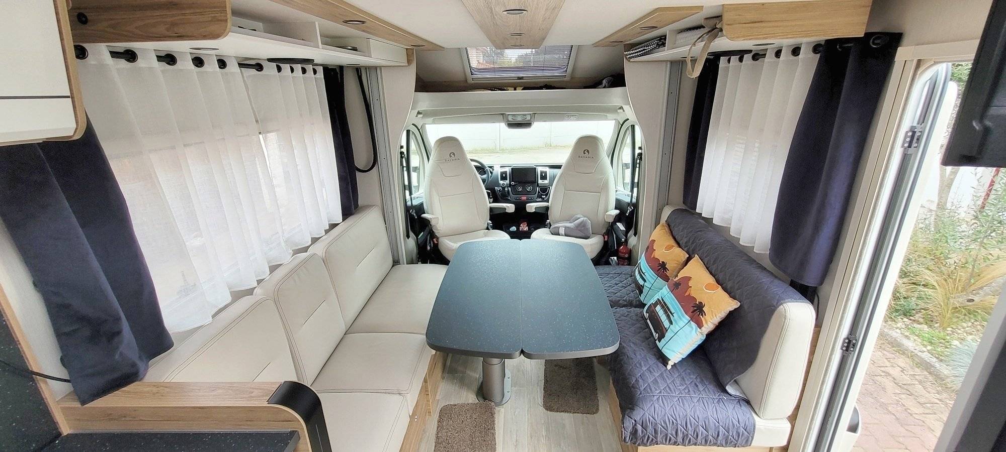 Área de jantar Citroën 2.2 hdi plus 140hp - Yescapa