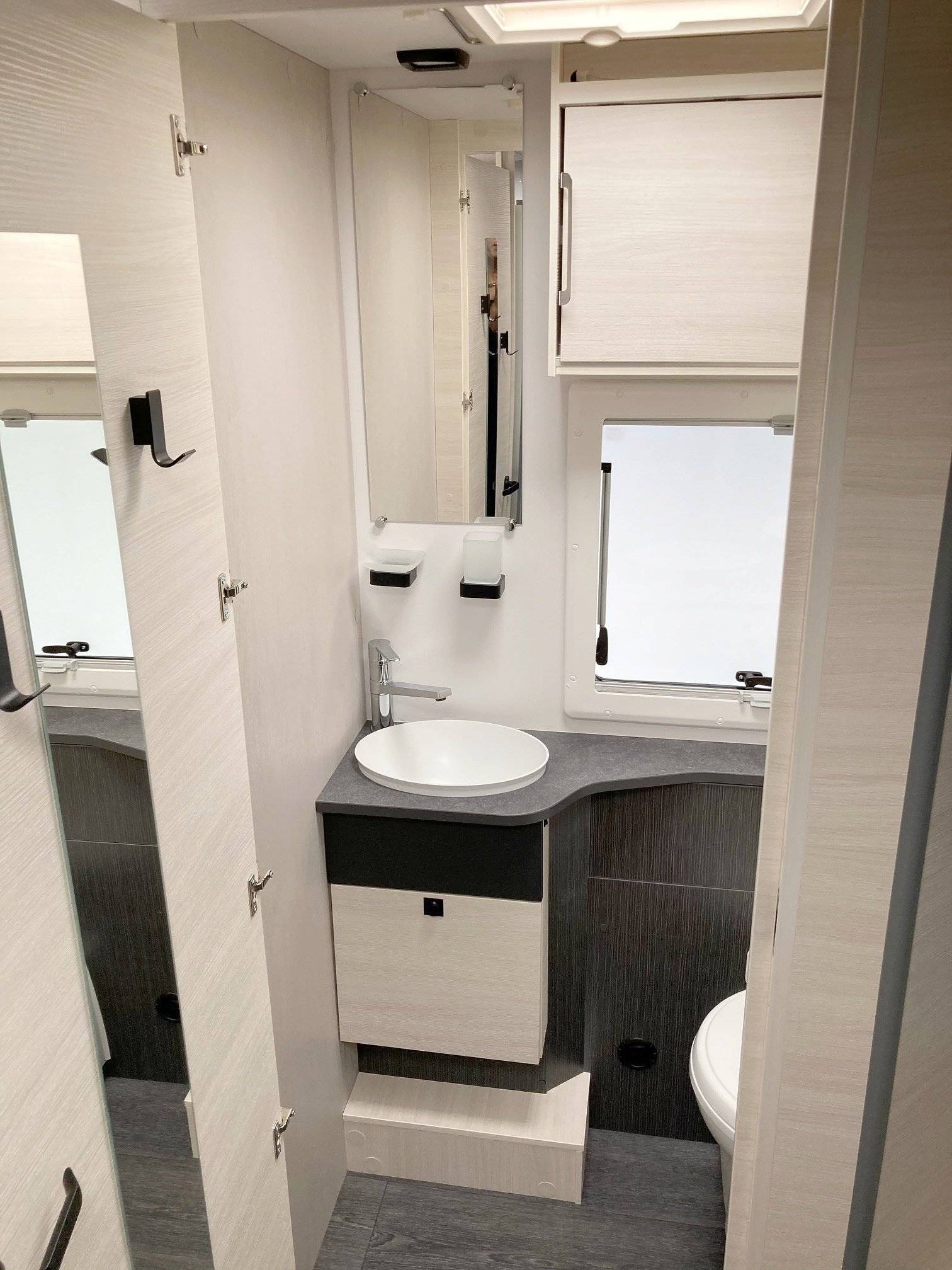 Challenger Challenger 380