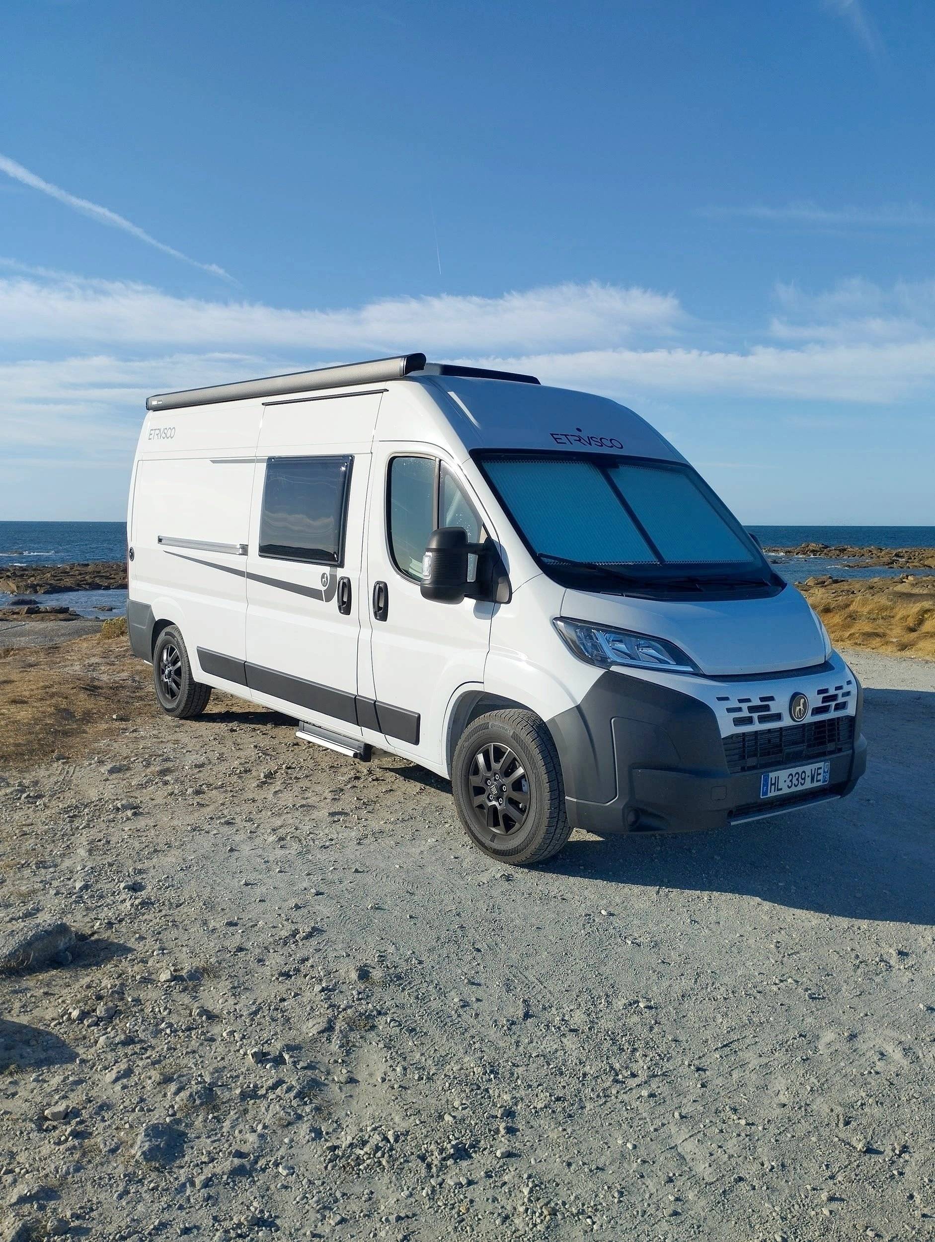 Front view from 3/4 Fiat ducacto 2026 2.2l 140cv - Yescapa
