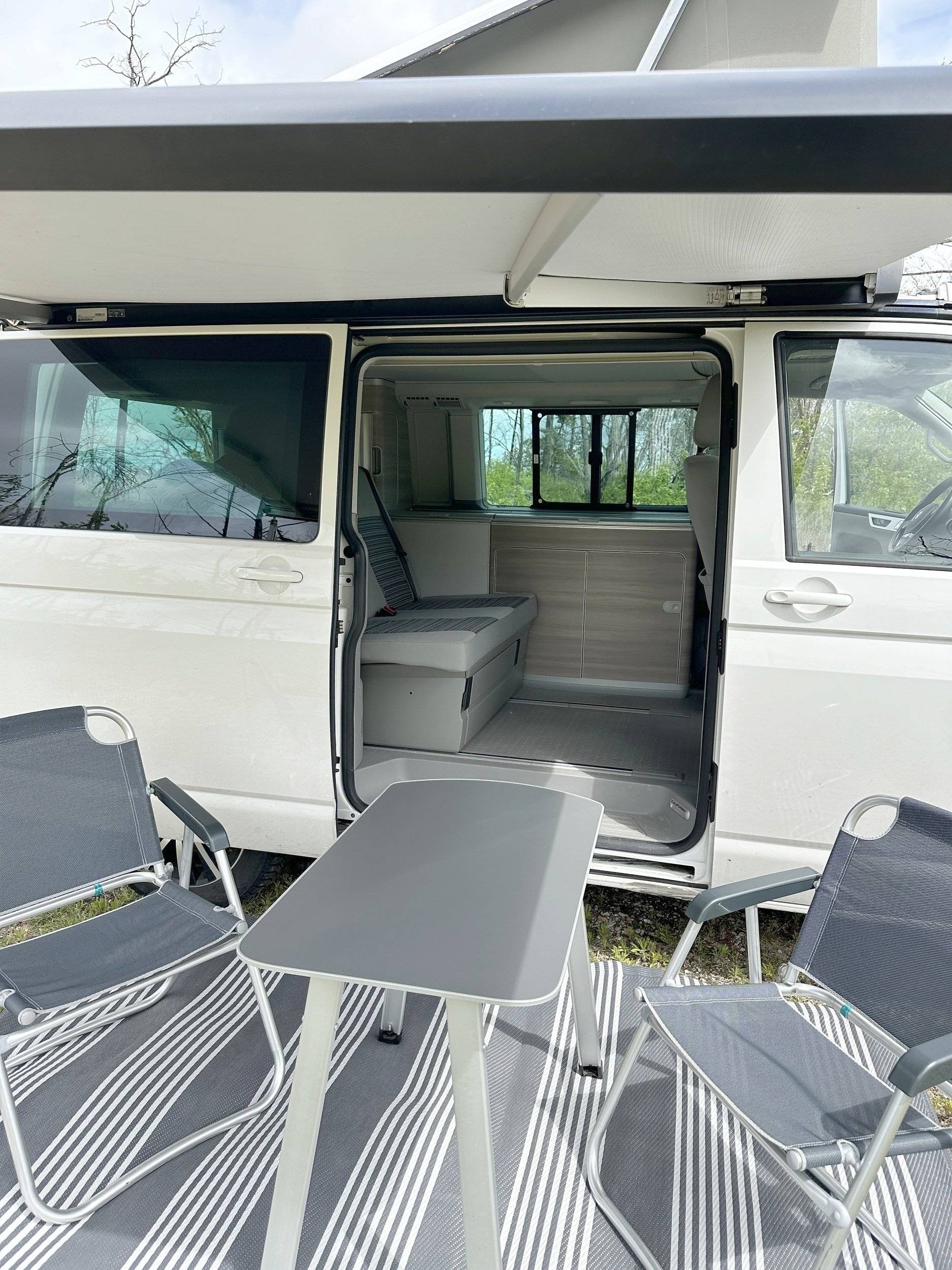 Concept Van Loisirs T5 2,5 l 140 ch