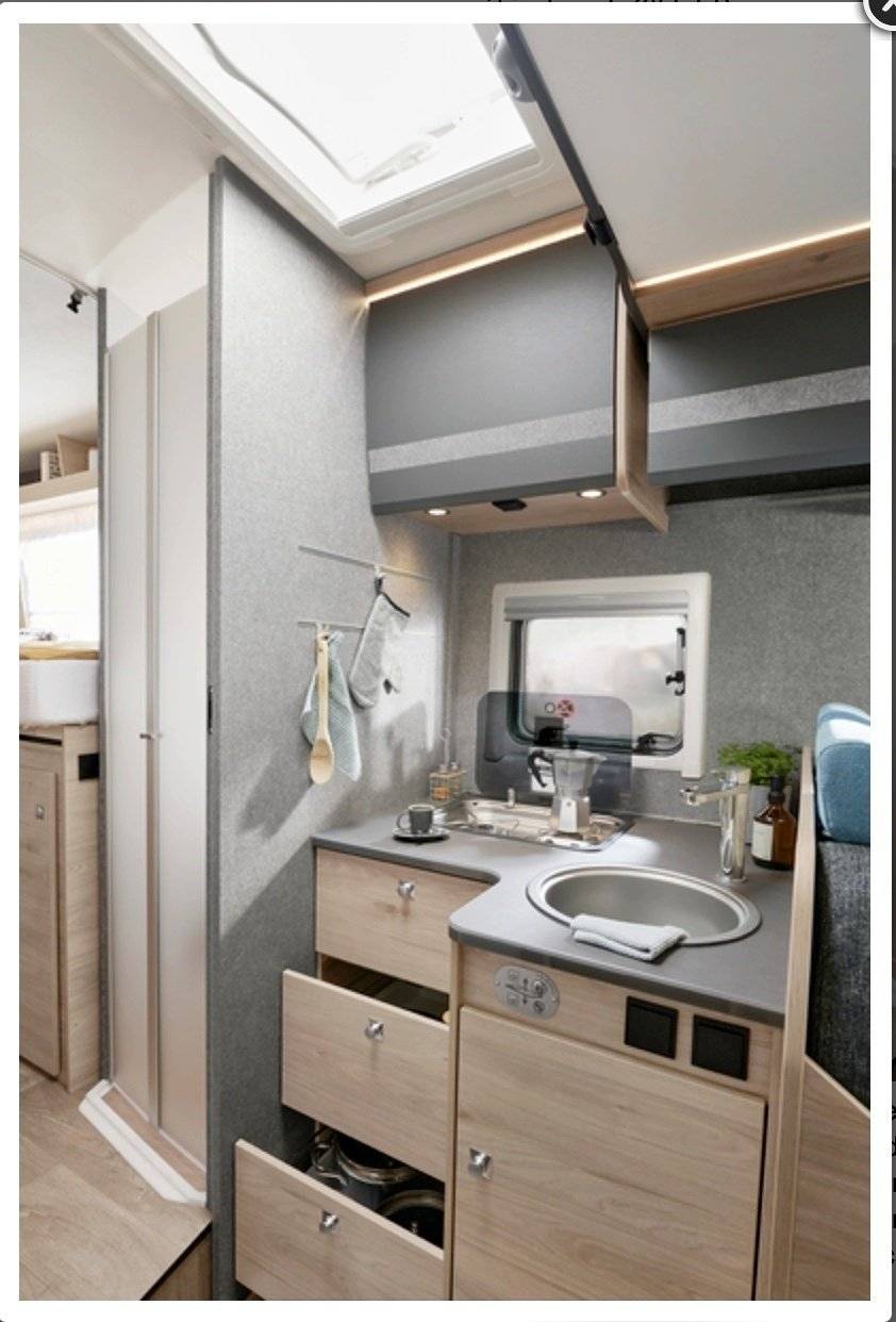 Dinette Ford ford transit 170 automatique - Yescapa