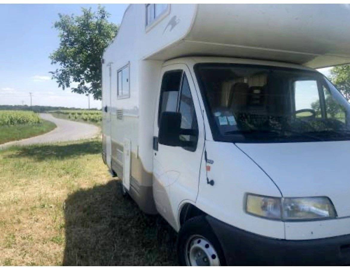 Vista frontale a ¾ Fiat Ducato 2,3 130 ch - Yescapa