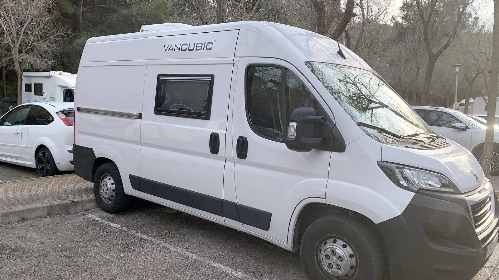 Vue avant de 3/4  - Yescapa