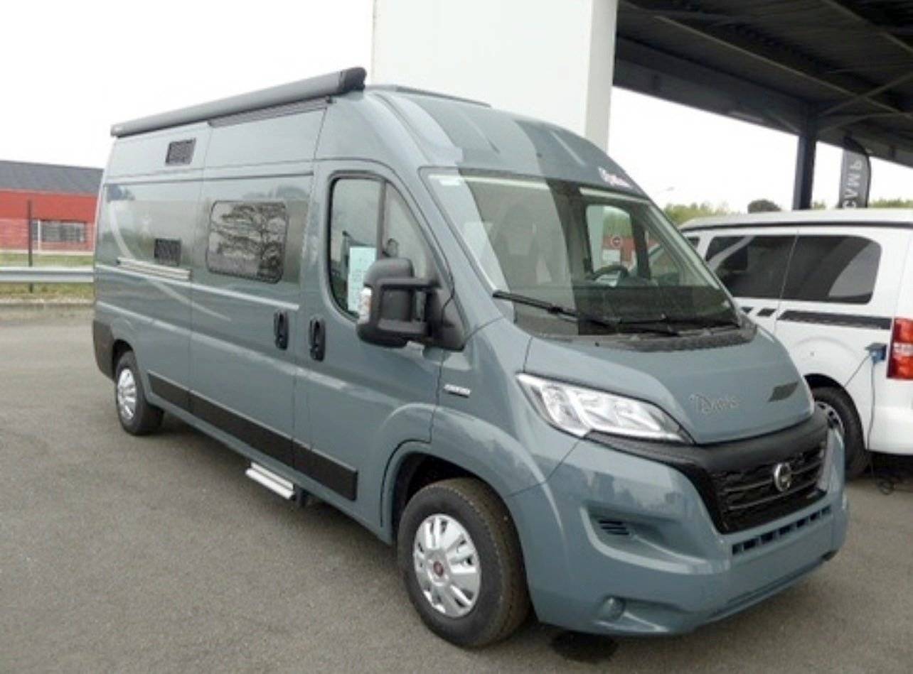 Vista del vehicle angle davanter Fiat Ducato 2,2 l Multijet 130 ch. - Yescapa