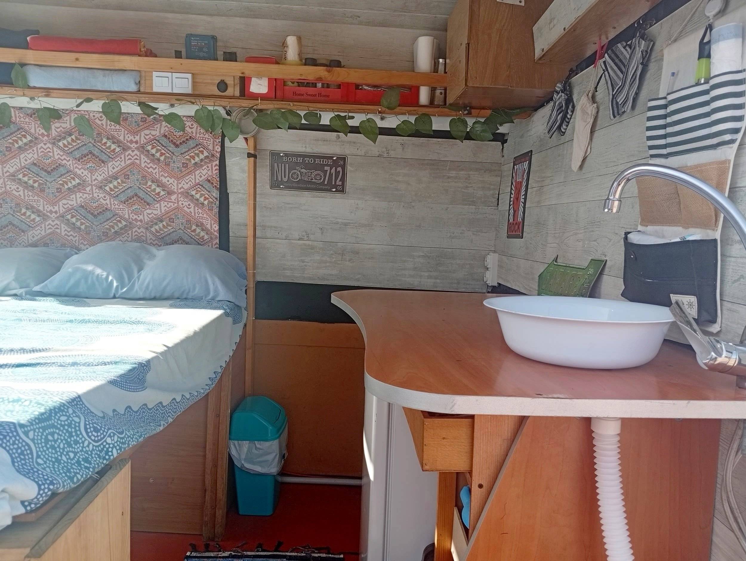 Eethoek Mercedes Sprinter 95 ch - Yescapa