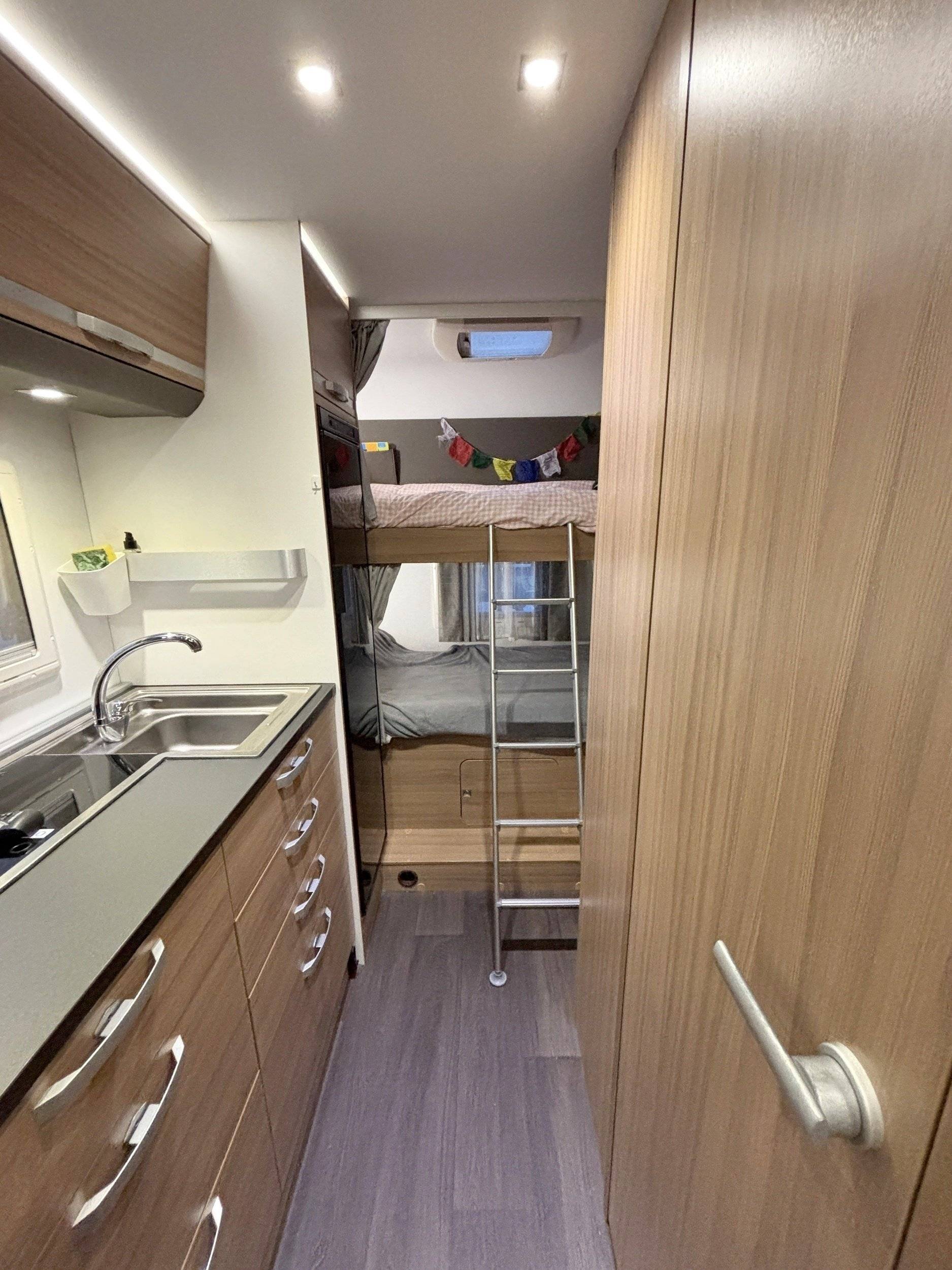 Kitchenette Citroën Jumper 2,0 l 160 cv - Yescapa