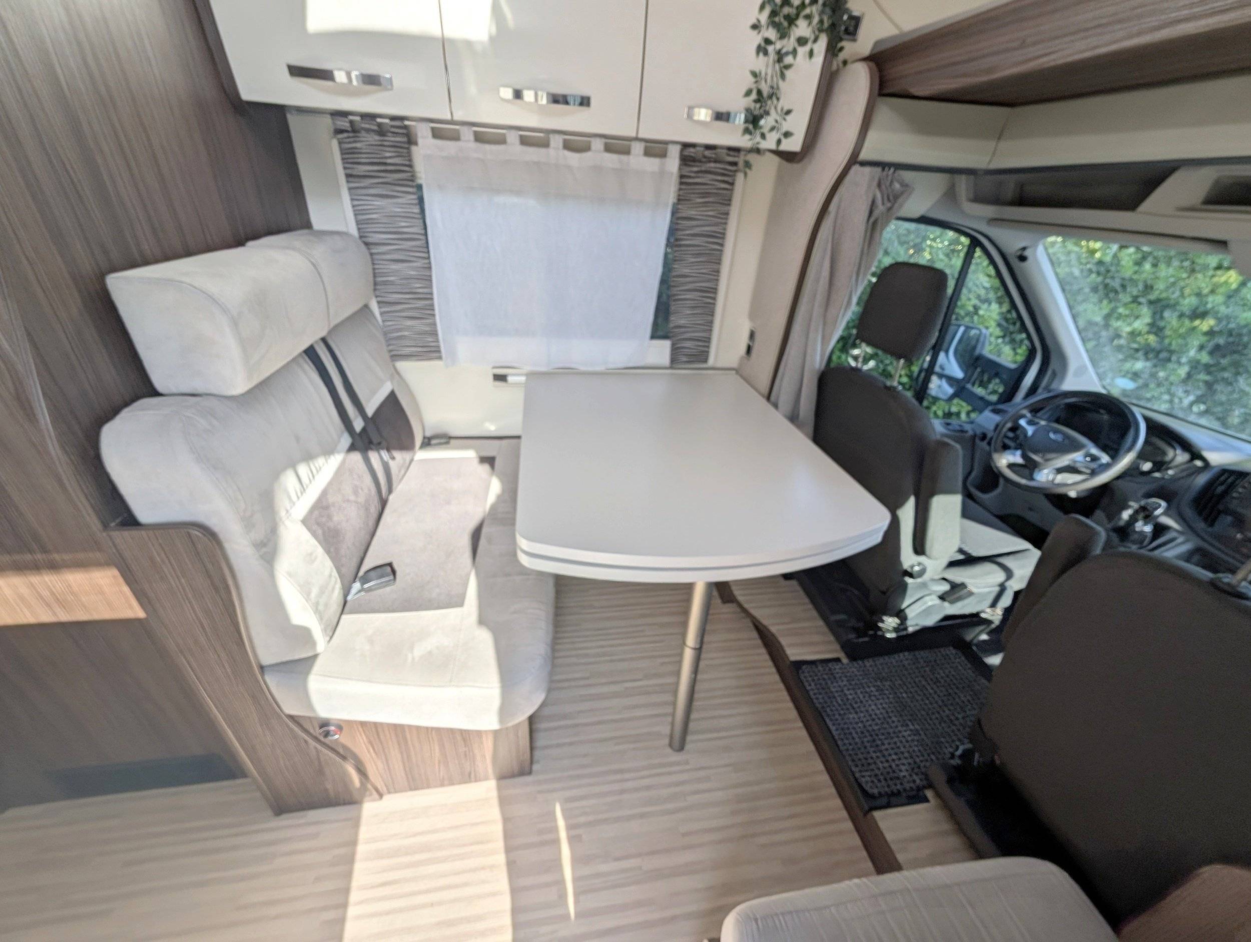 Essecke Ford Custom 170 ch - Yescapa