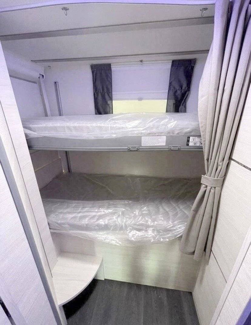 Berth Ford Ford 170 CV - Yescapa