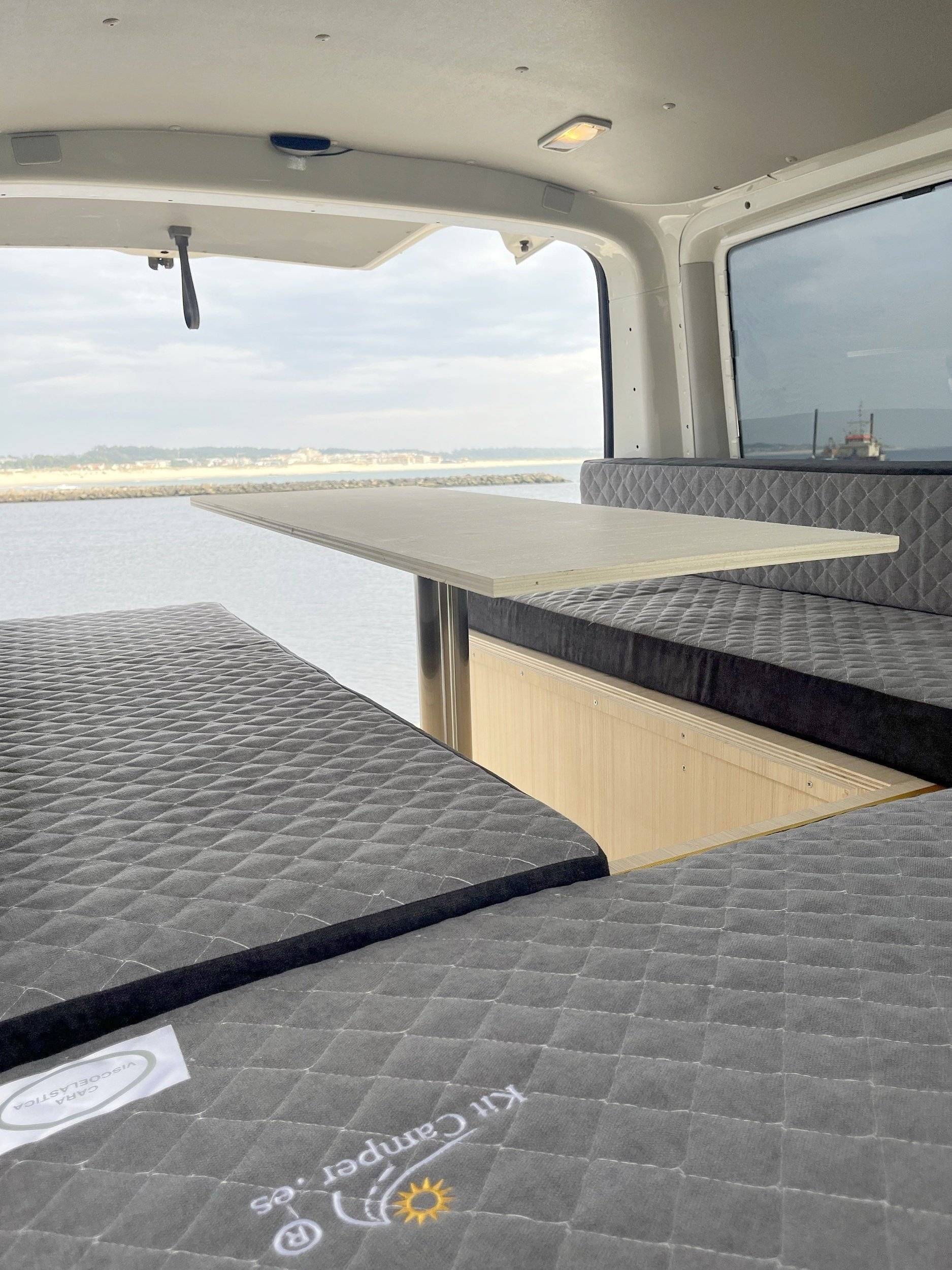 Volkswagen Transporter T5 Multivan United