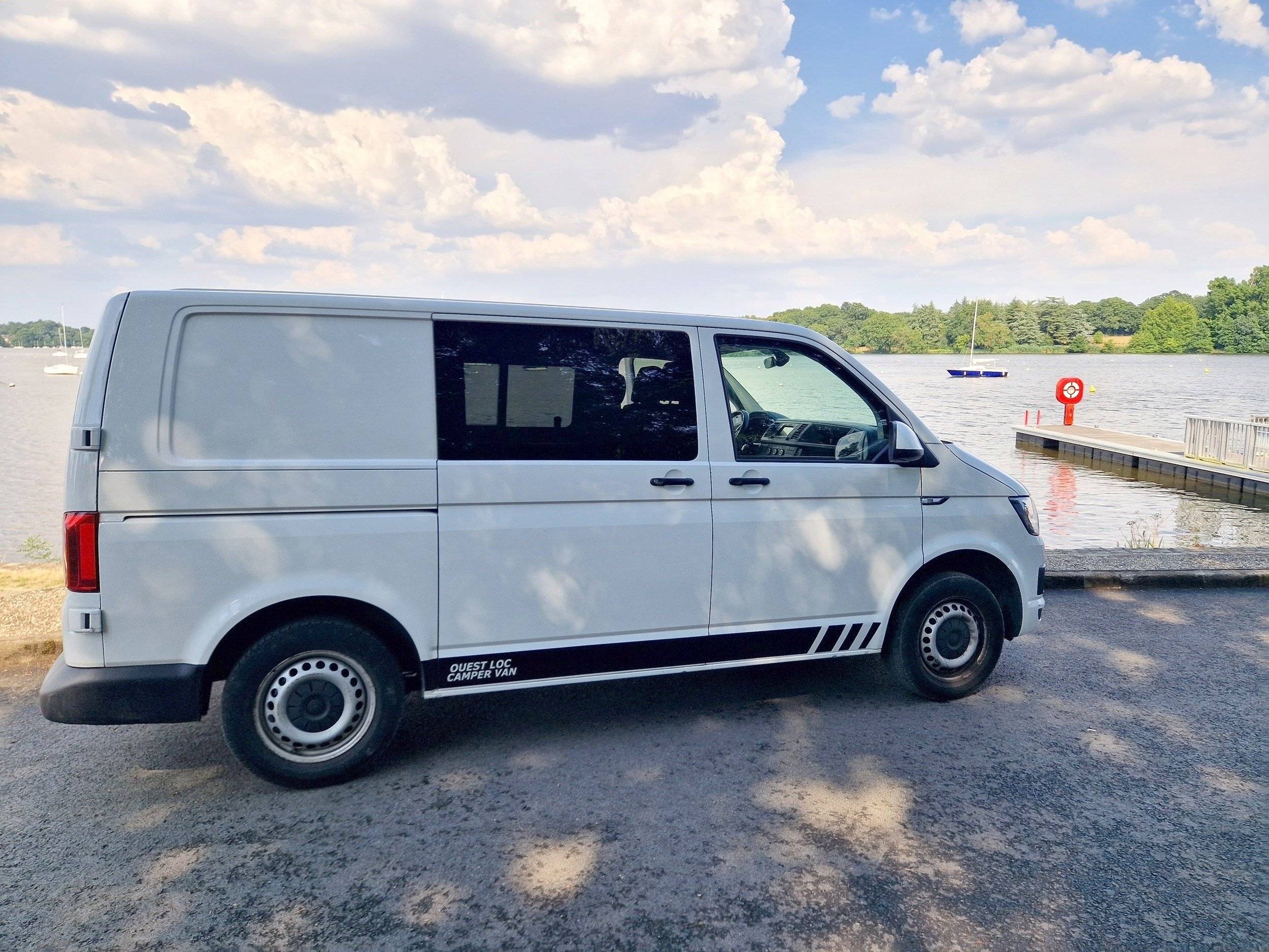 Front view from 3/4 Volkswagen T6 2 l TDI 150 ch - Yescapa