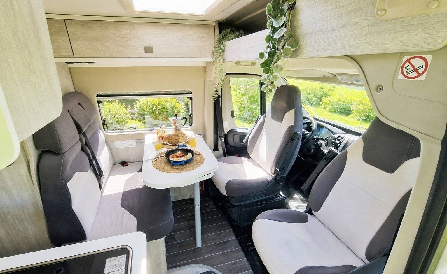 Eethoek Fiat Ducato 2,2 l 140 ch - Yescapa