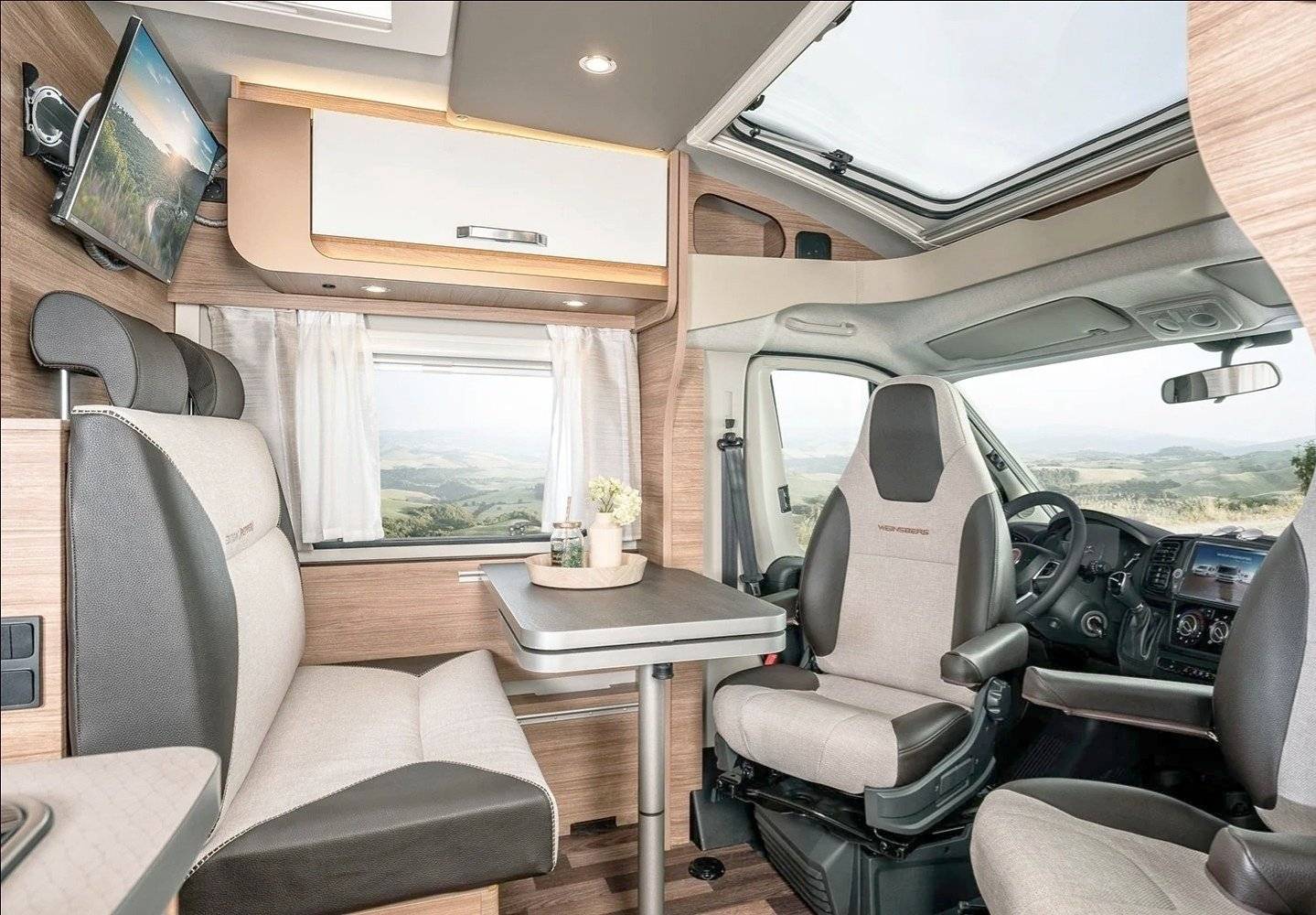 Dining Area Fiat 2.2 140CV - Yescapa