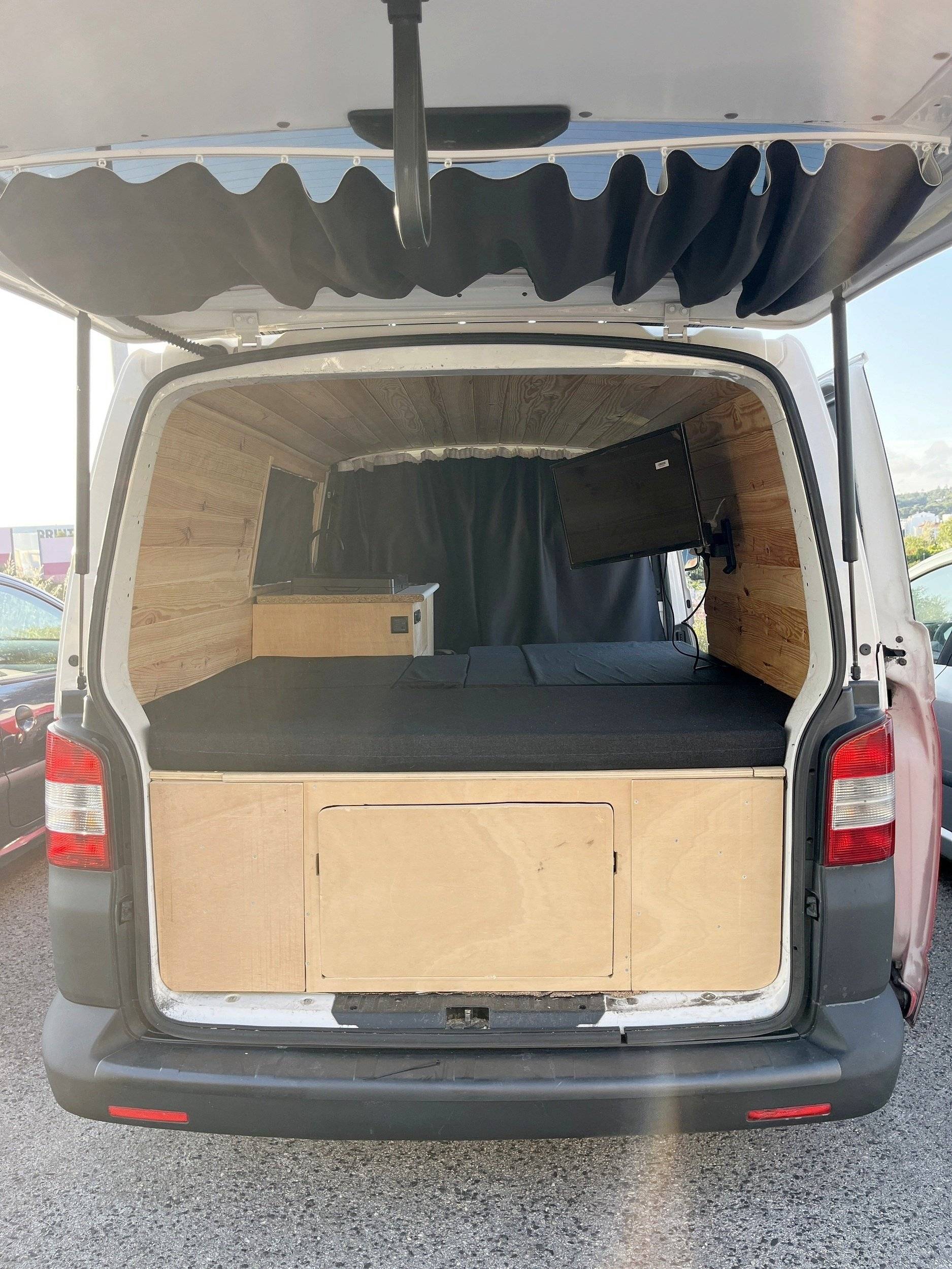 Berth Volkswagen Volkswagen Transporter T5.1 - Yescapa