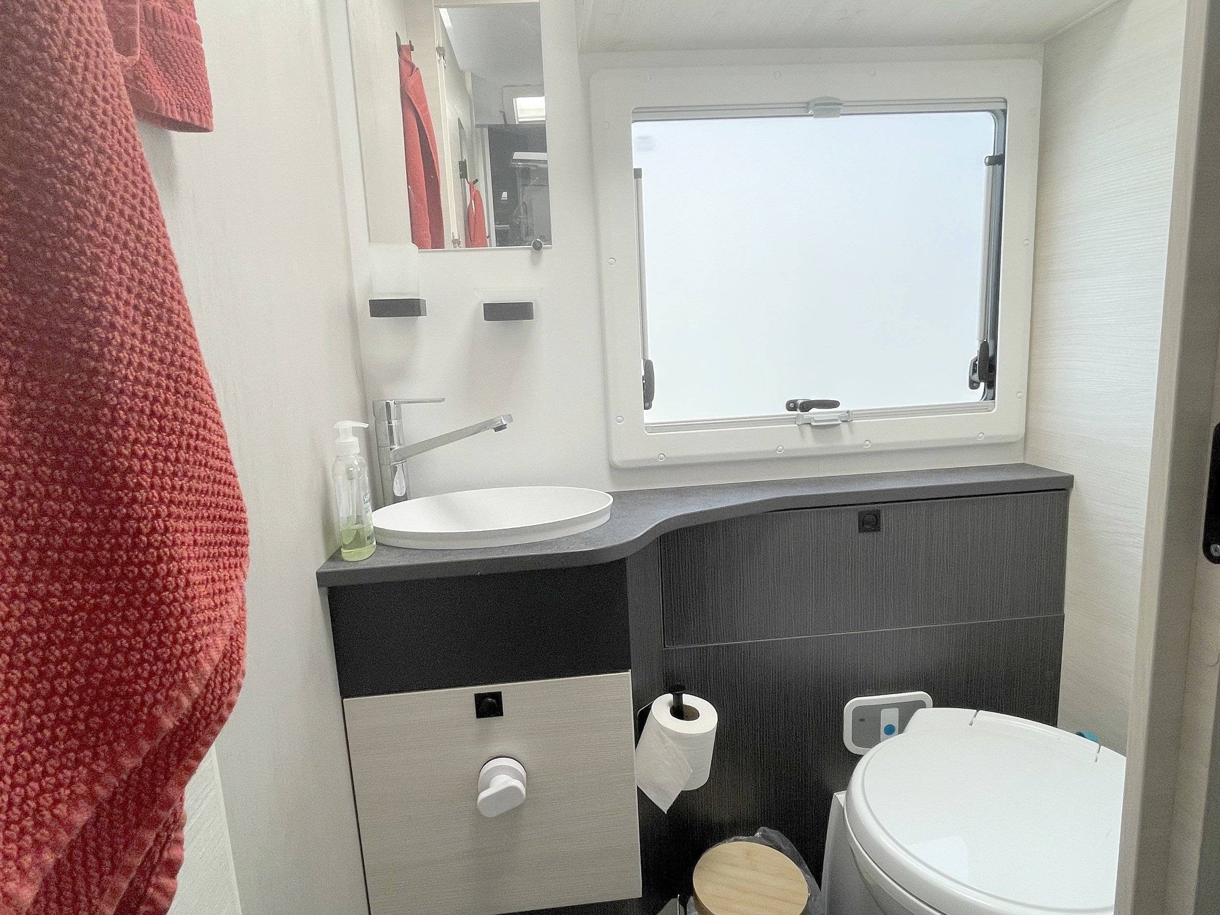 Challenger 380 Graphite Premium