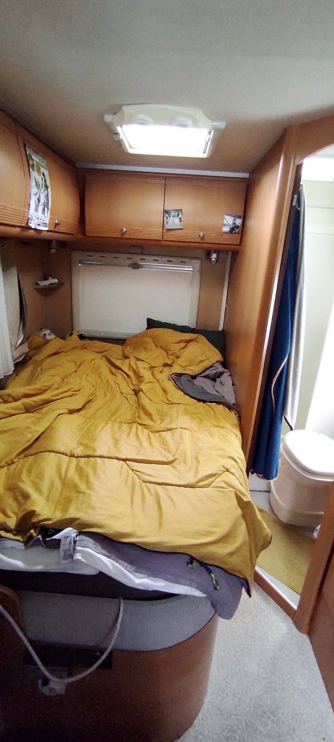Berth Mercedes - Yescapa