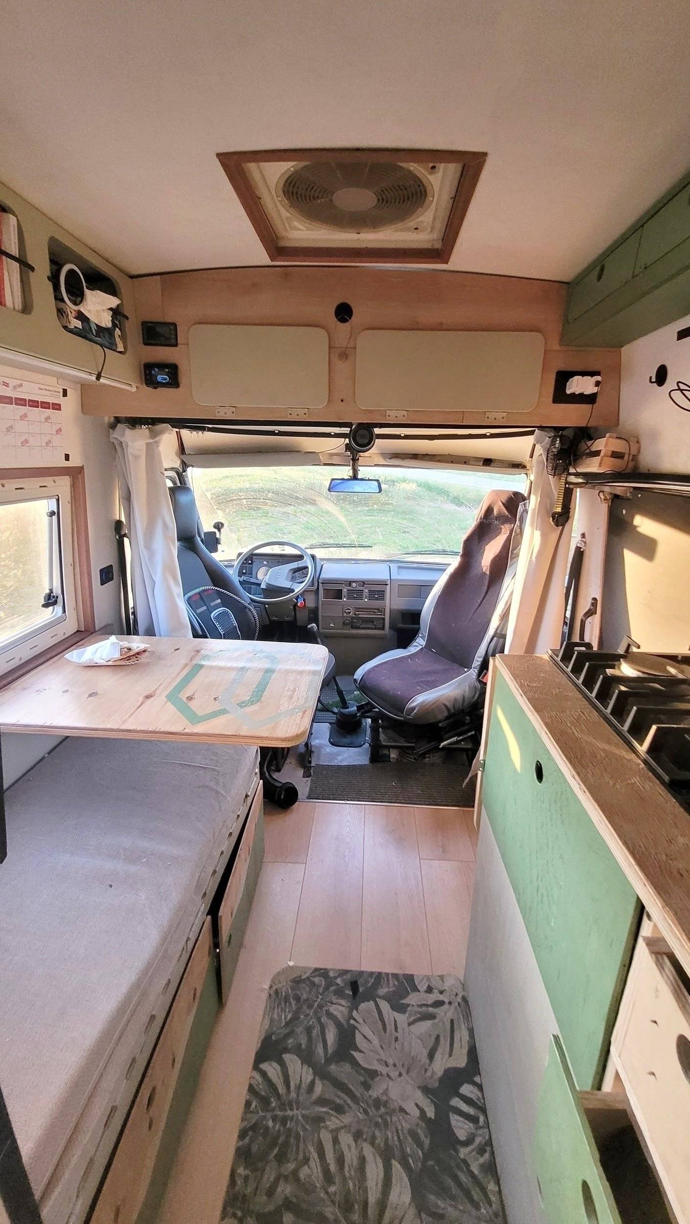 Eethoek Iveco Daily 35.10 - Yescapa