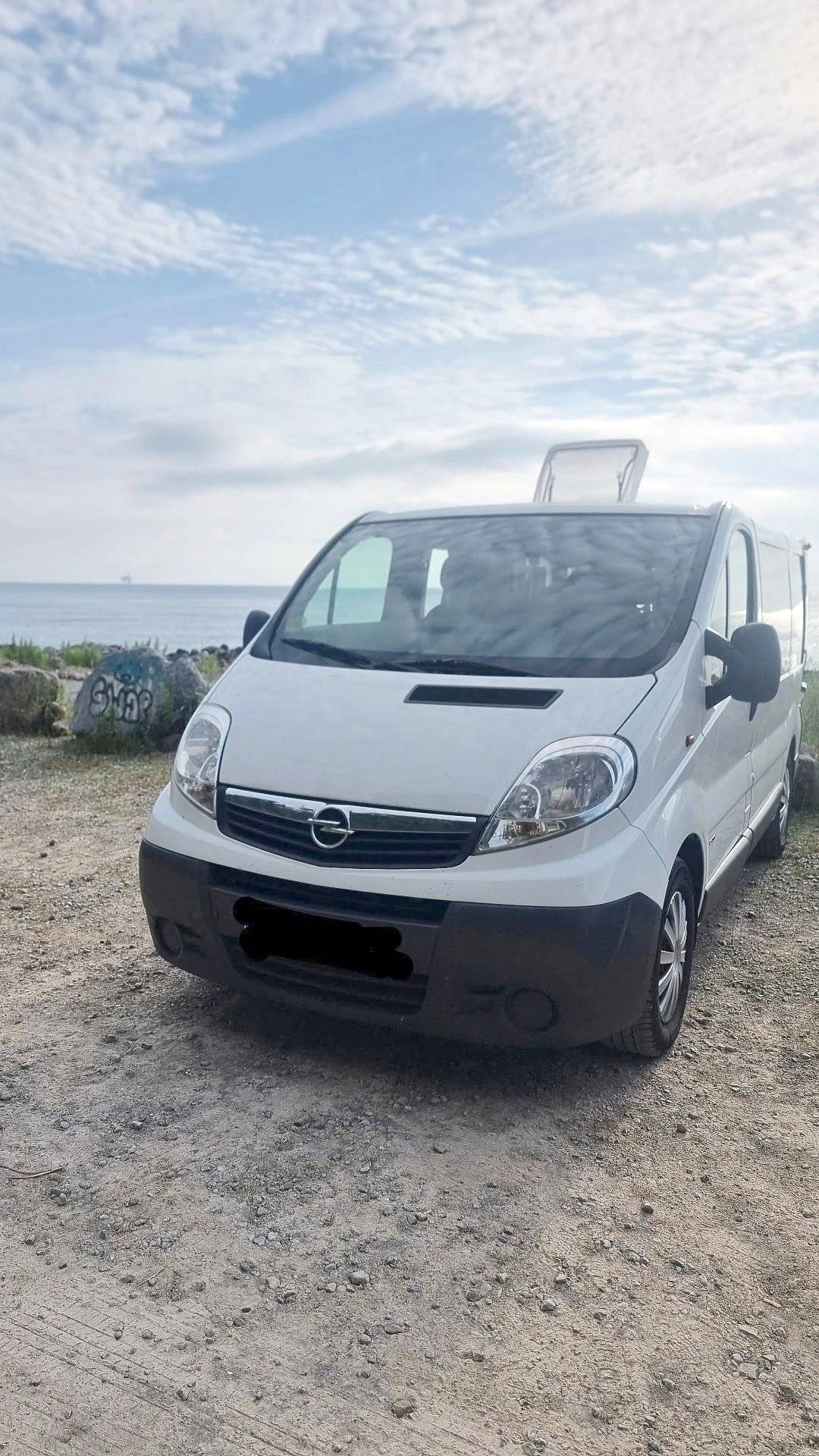 Renault Vivaro 2,5L 147 CV