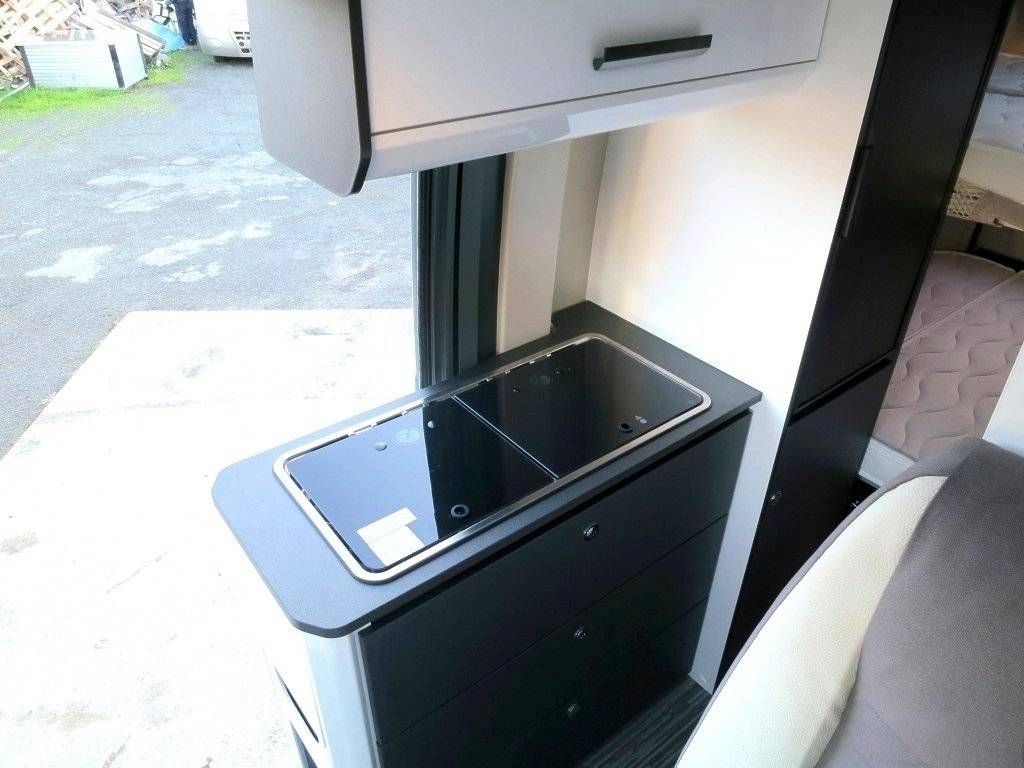 Mclouis MENFYS VAN 3 MAXI S-LINE (1)