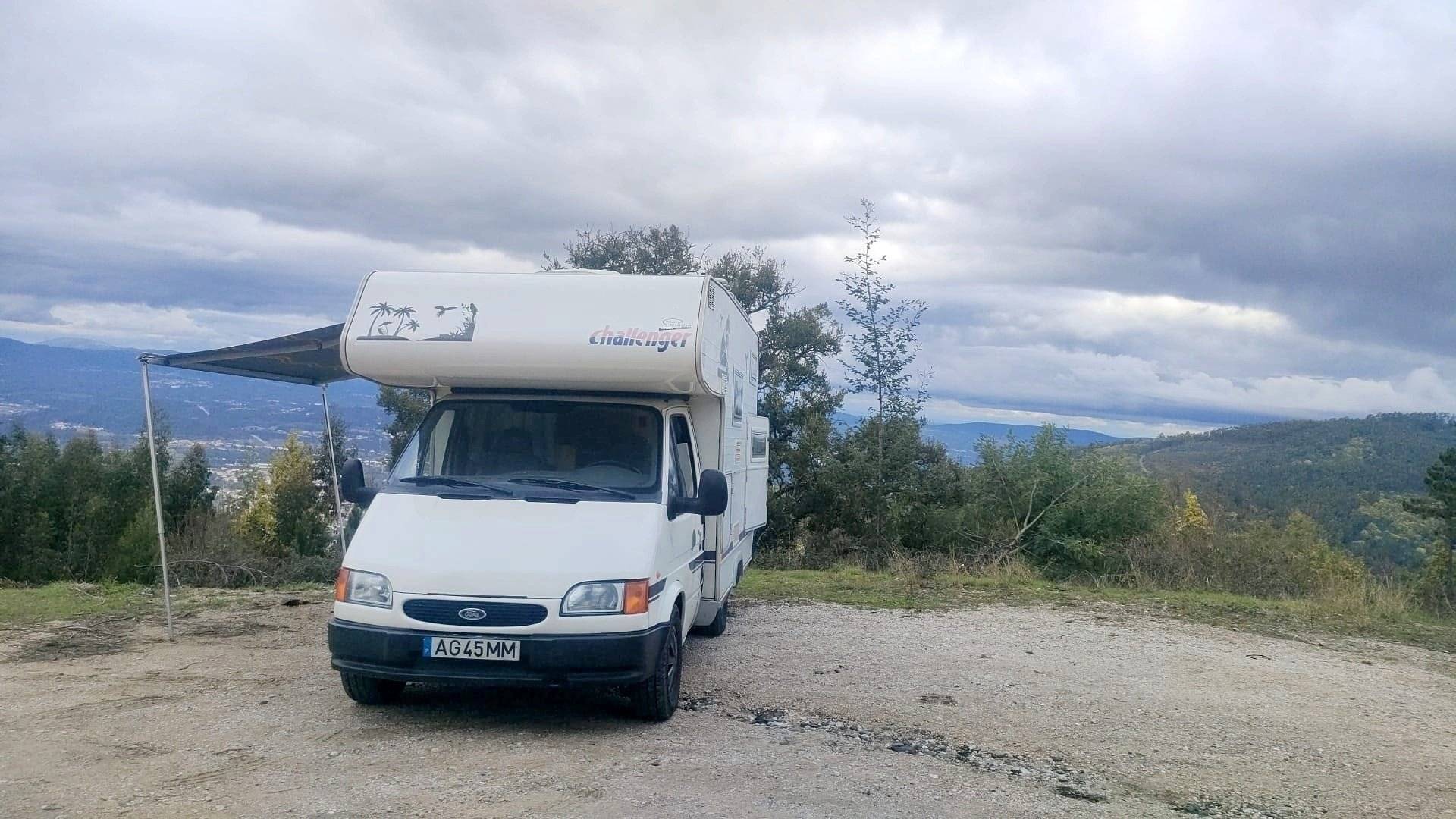 Challenger FORD TRANSIT