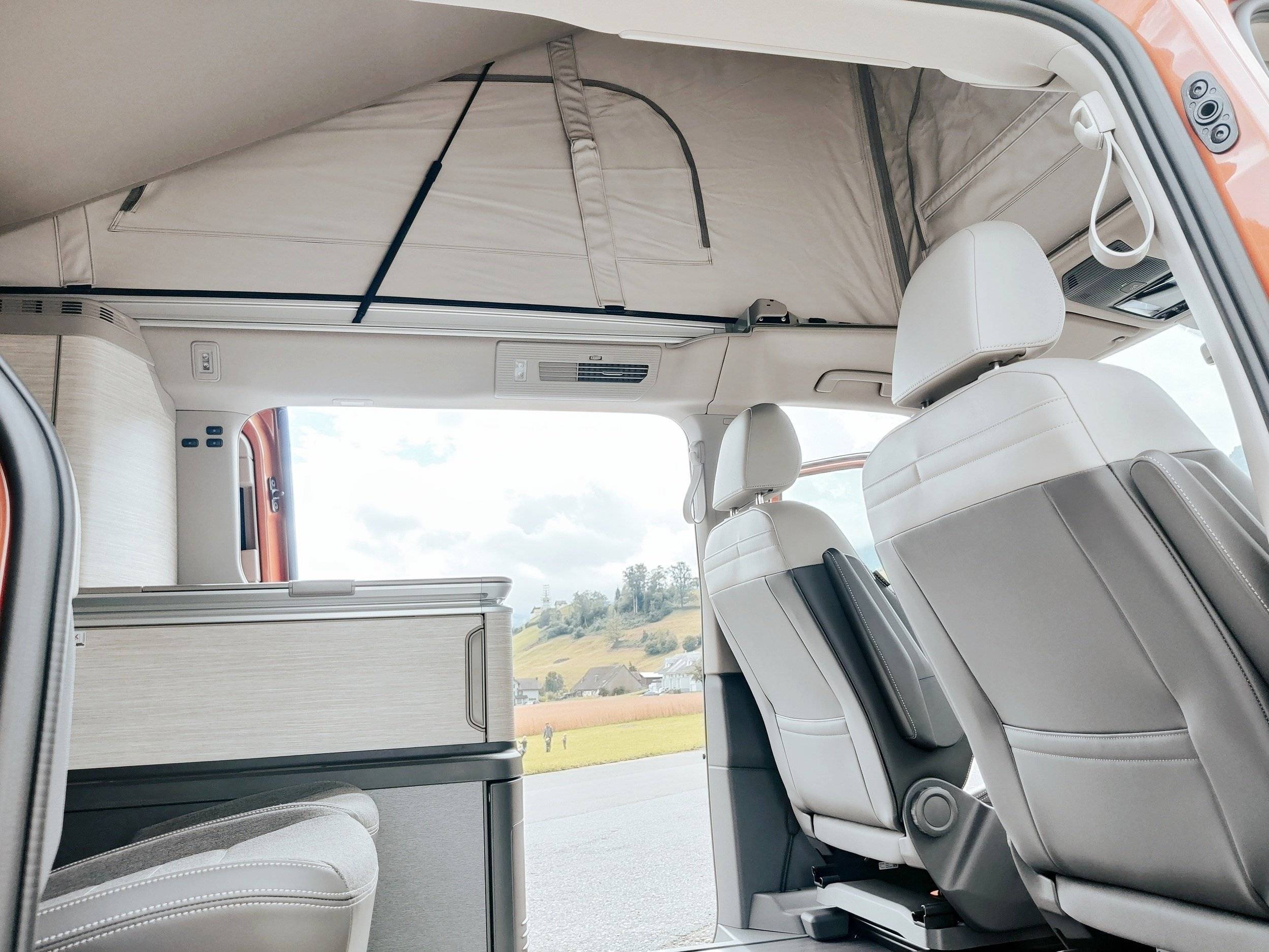 Volkswagen T7 New California Ocean PHEV 4M