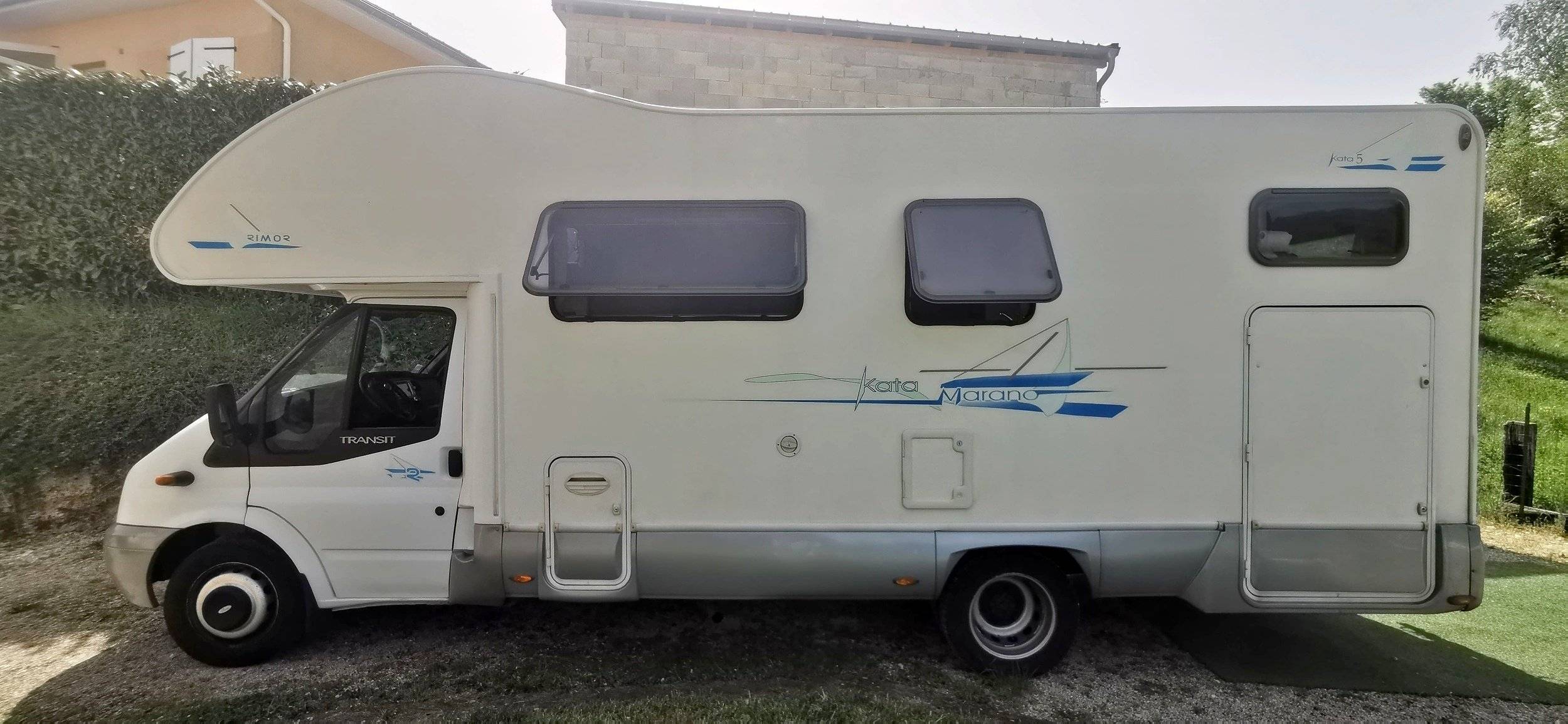 Front view from 3/4 Fiat - Yescapa