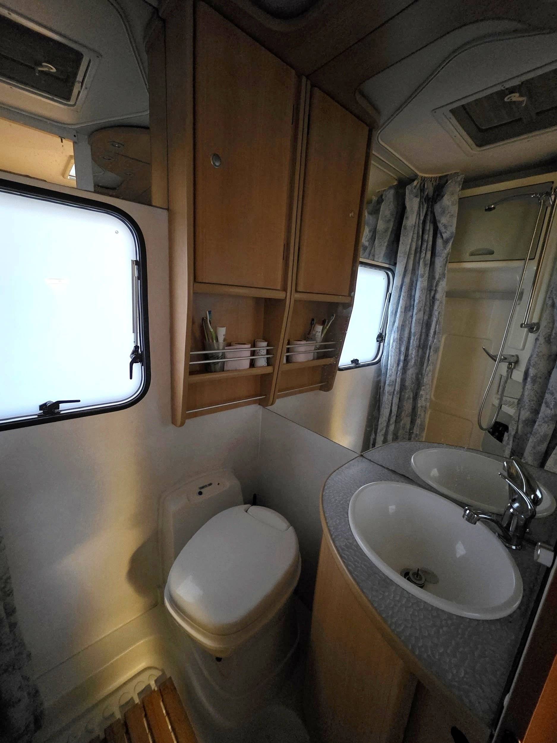 Alpes Camping-Car Ford Transit 2,2l TDCi 85ch.